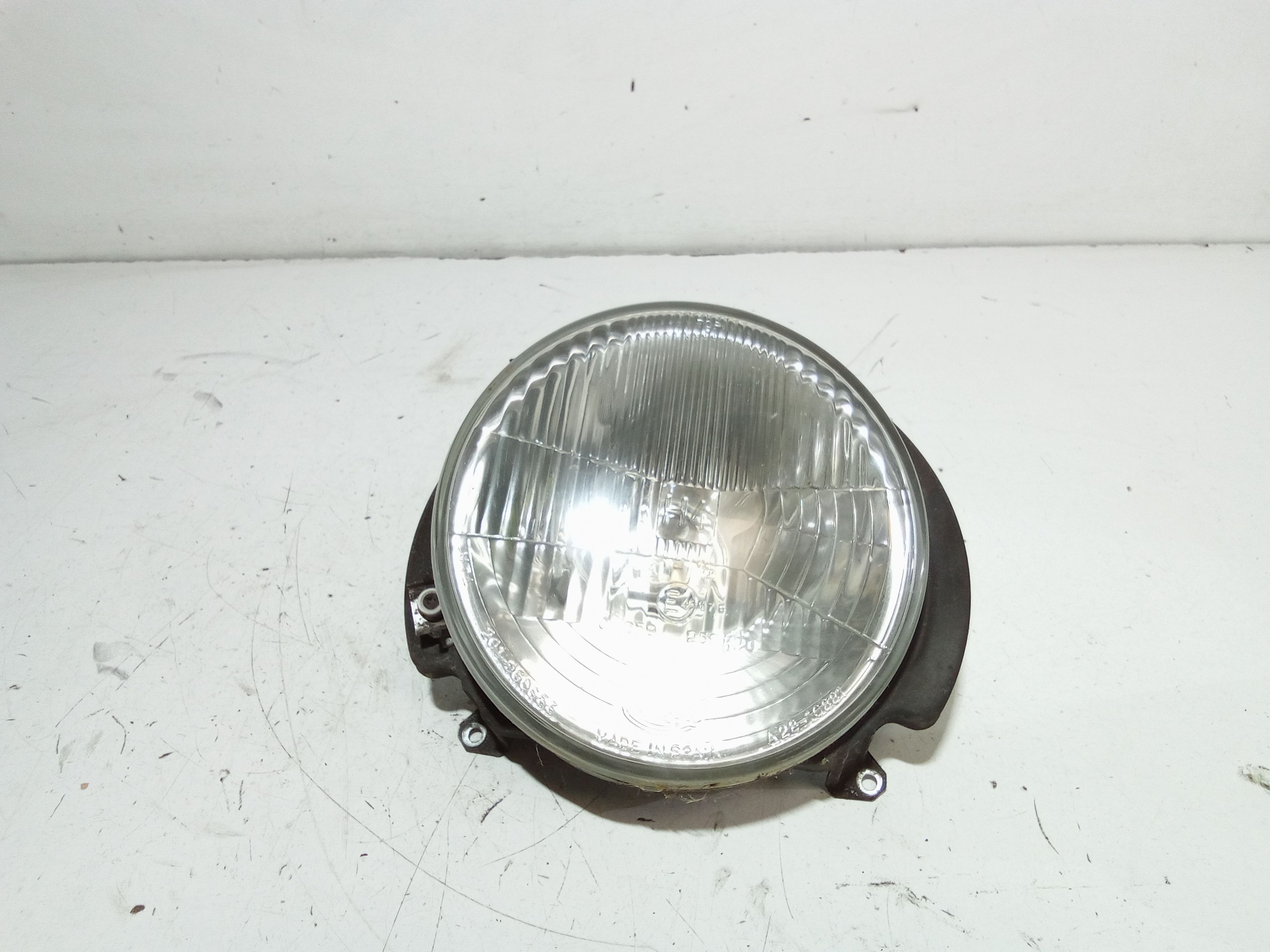 Faro anteriore Destro Passeggero VOLKSWAGEN Polo 2 Serie