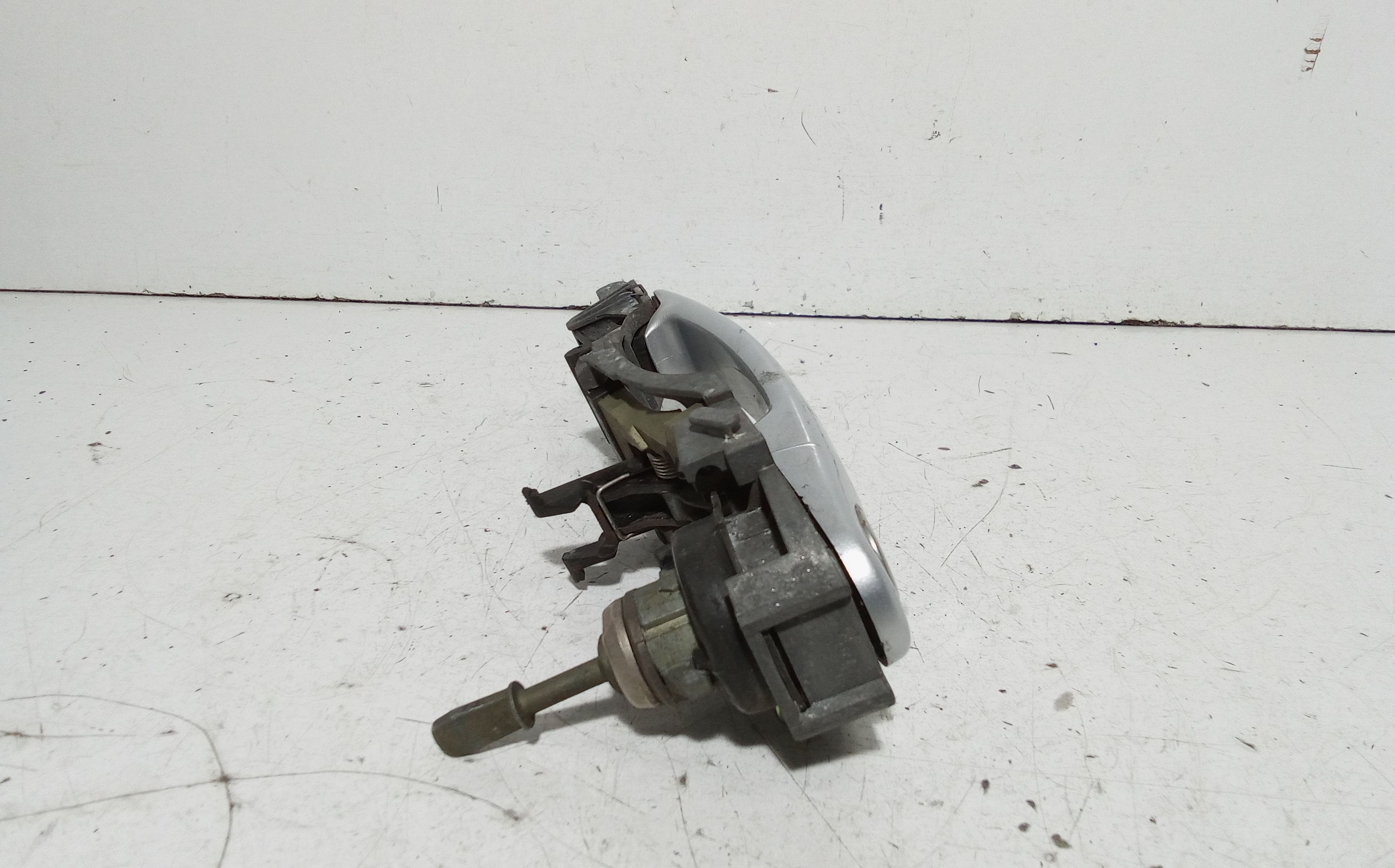 Maniglia esterna Anteriore Sinistra VOLKSWAGEN Polo 4 Serie