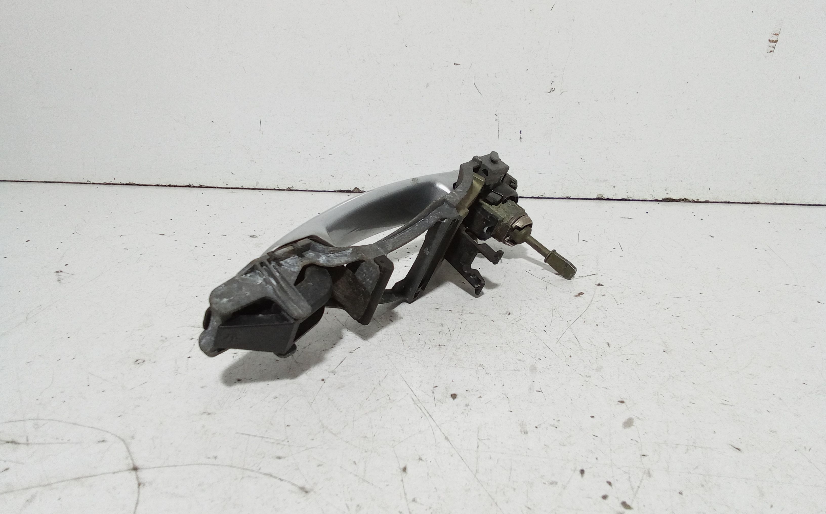 Maniglia esterna Anteriore Sinistra VOLKSWAGEN Polo 4 Serie