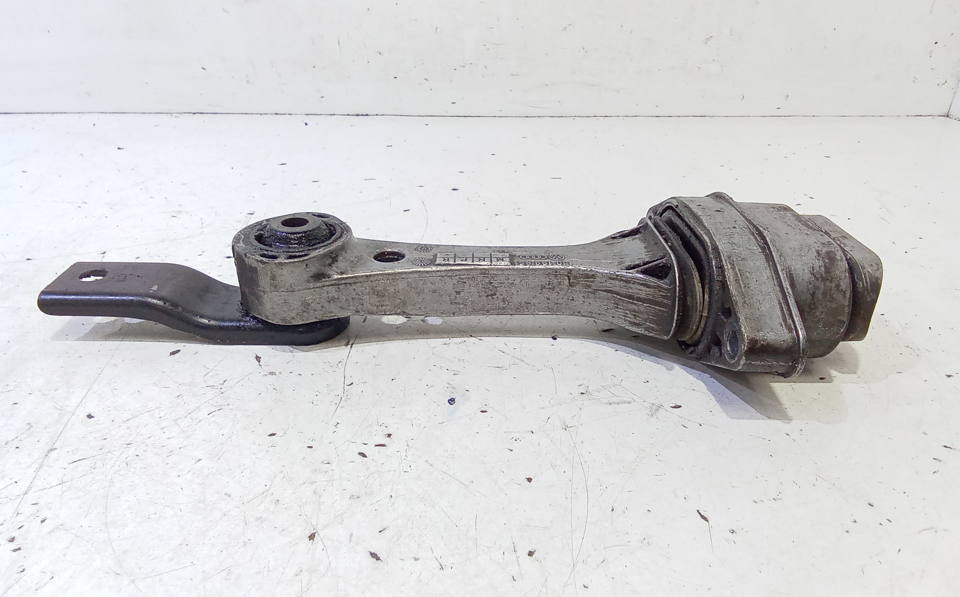 Supporto motore VOLKSWAGEN Golf 4 Berlina (97>03)