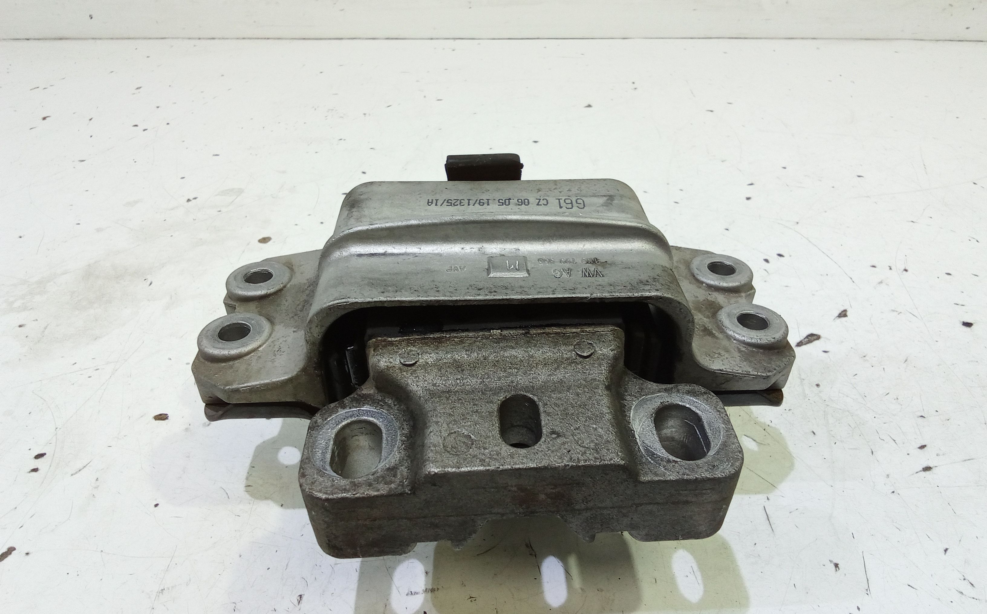 Supporto motore VOLKSWAGEN Caddy 4 Serie