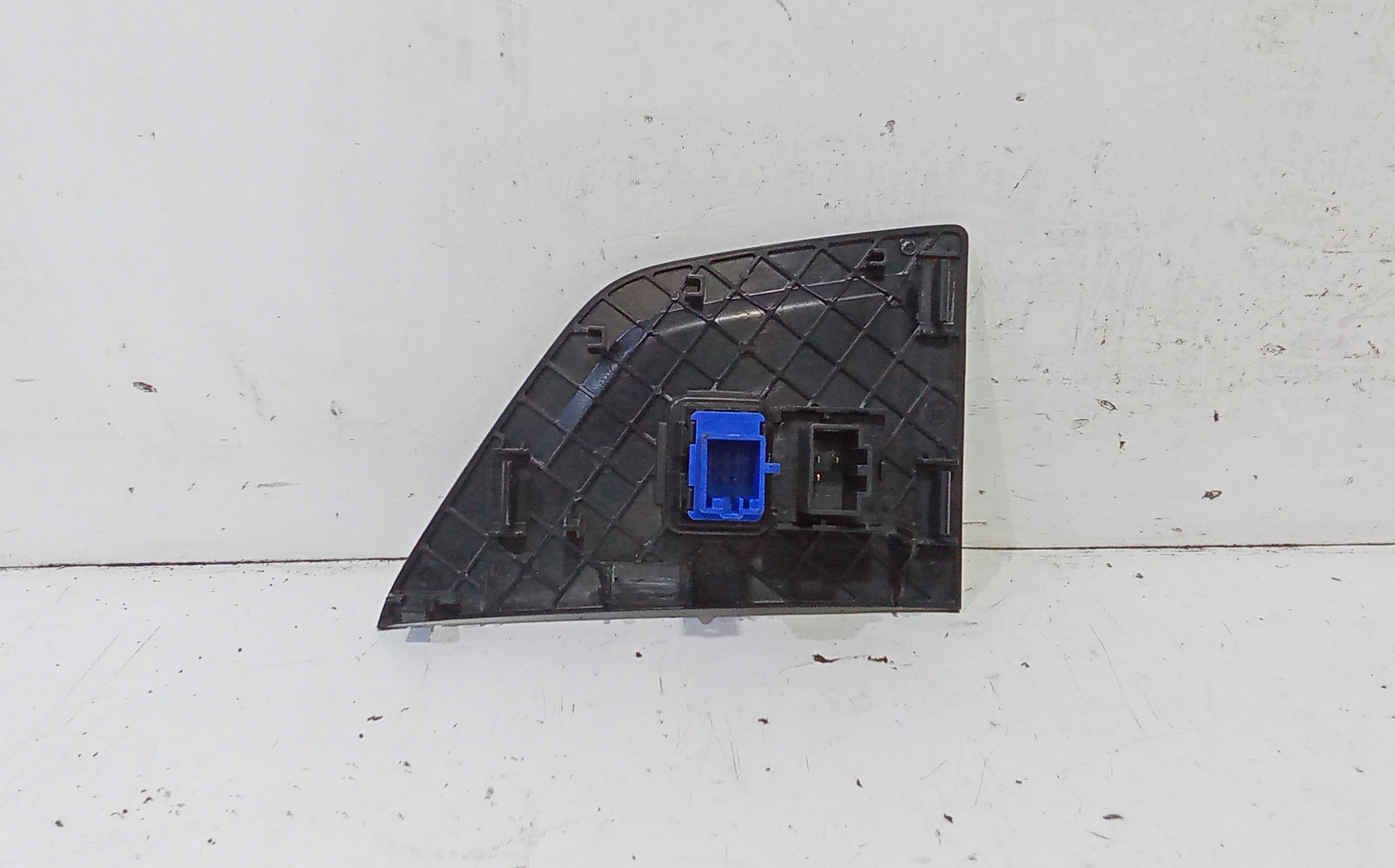 Pulsante luci di emergenza VOLKSWAGEN Polo 6 Serie