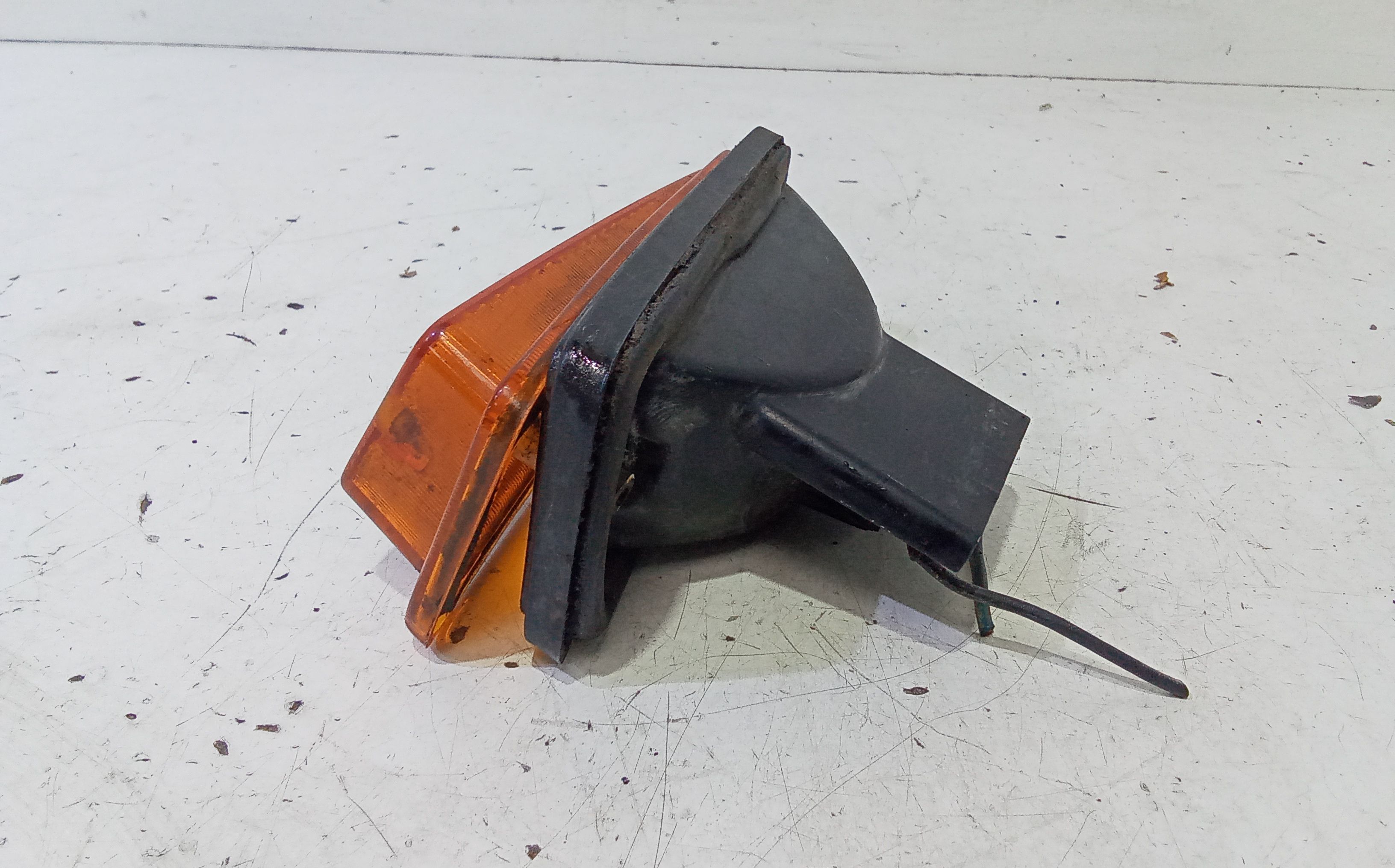 Freccia fanalino ant SX lato guida FIAT 126 1 Serie