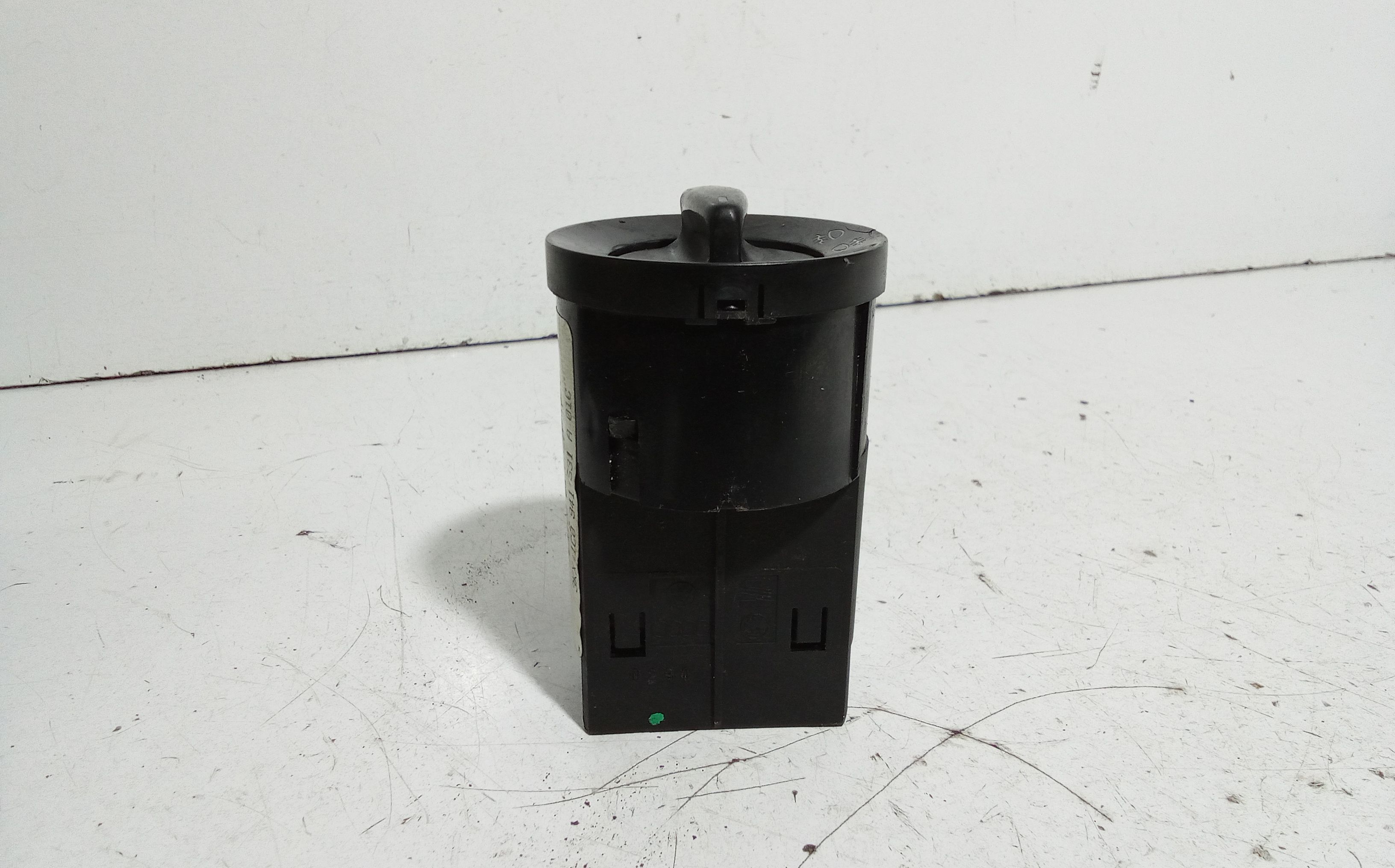 Interruttore comando luci VOLKSWAGEN New Beetle 1 Serie