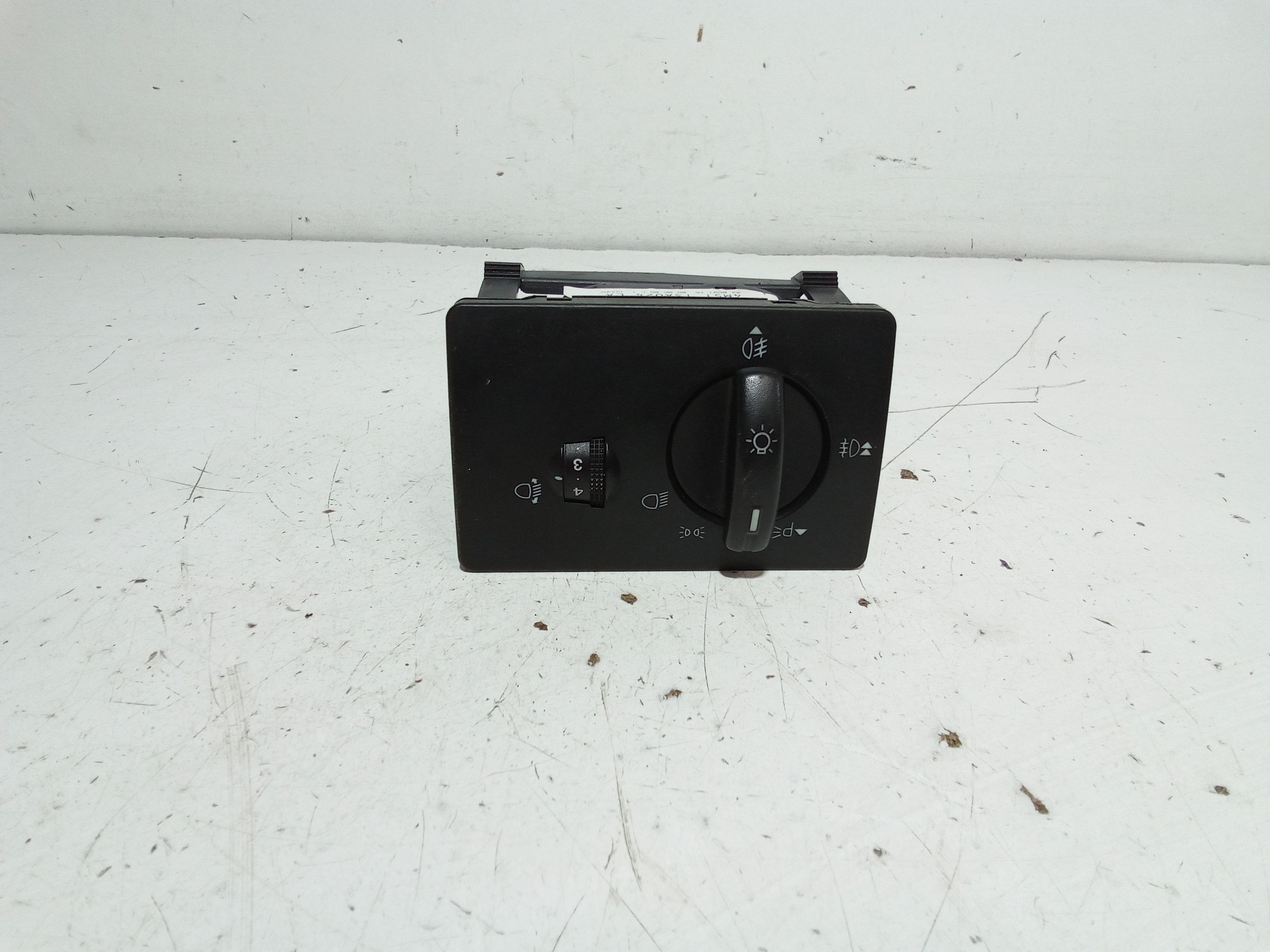 Interruttore comando luci FORD Focus Berlina 3 Serie