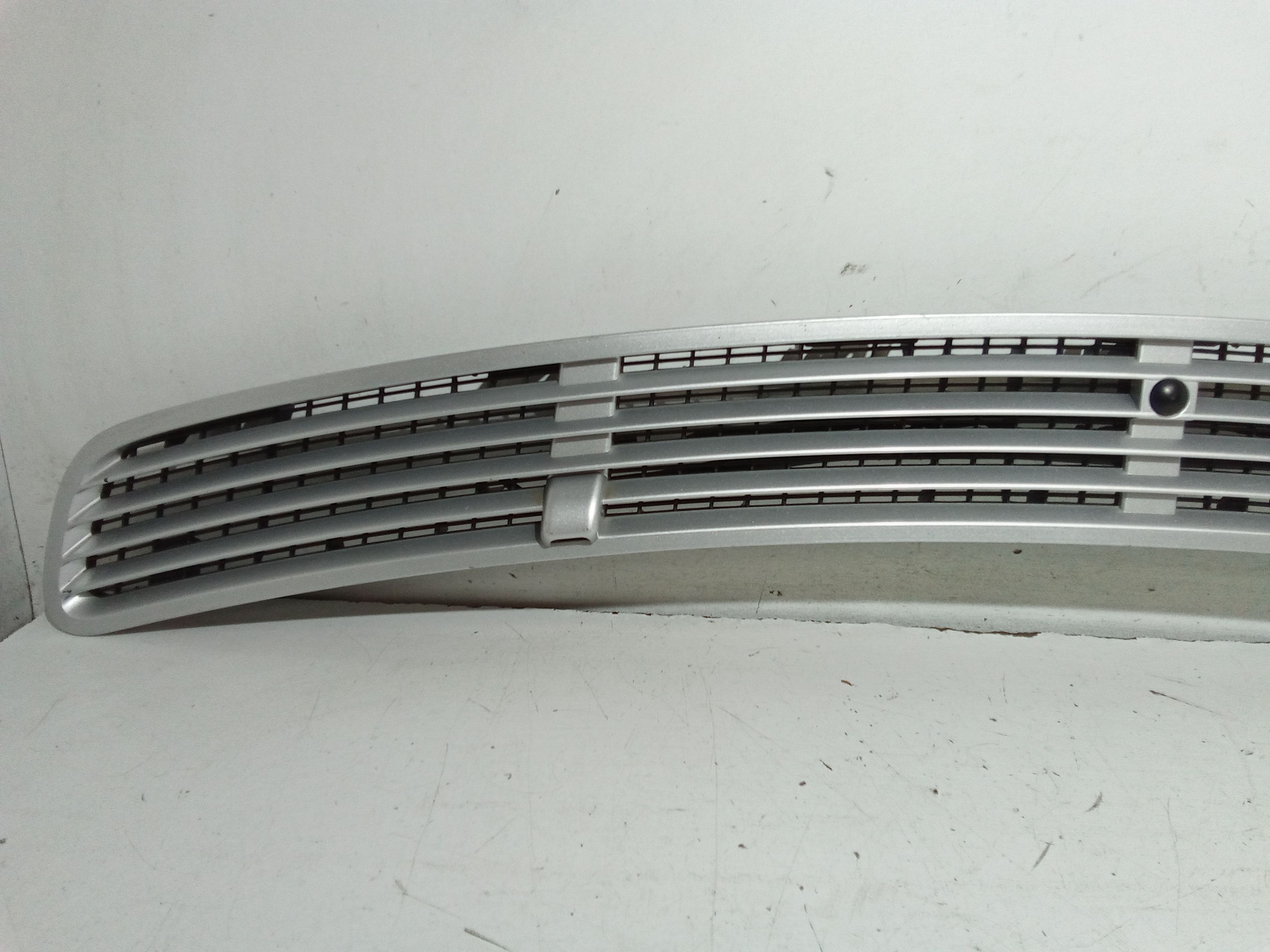 Griglia Gocciolatoio ant. MERCEDES Classe E Berlina W211 (02>07)