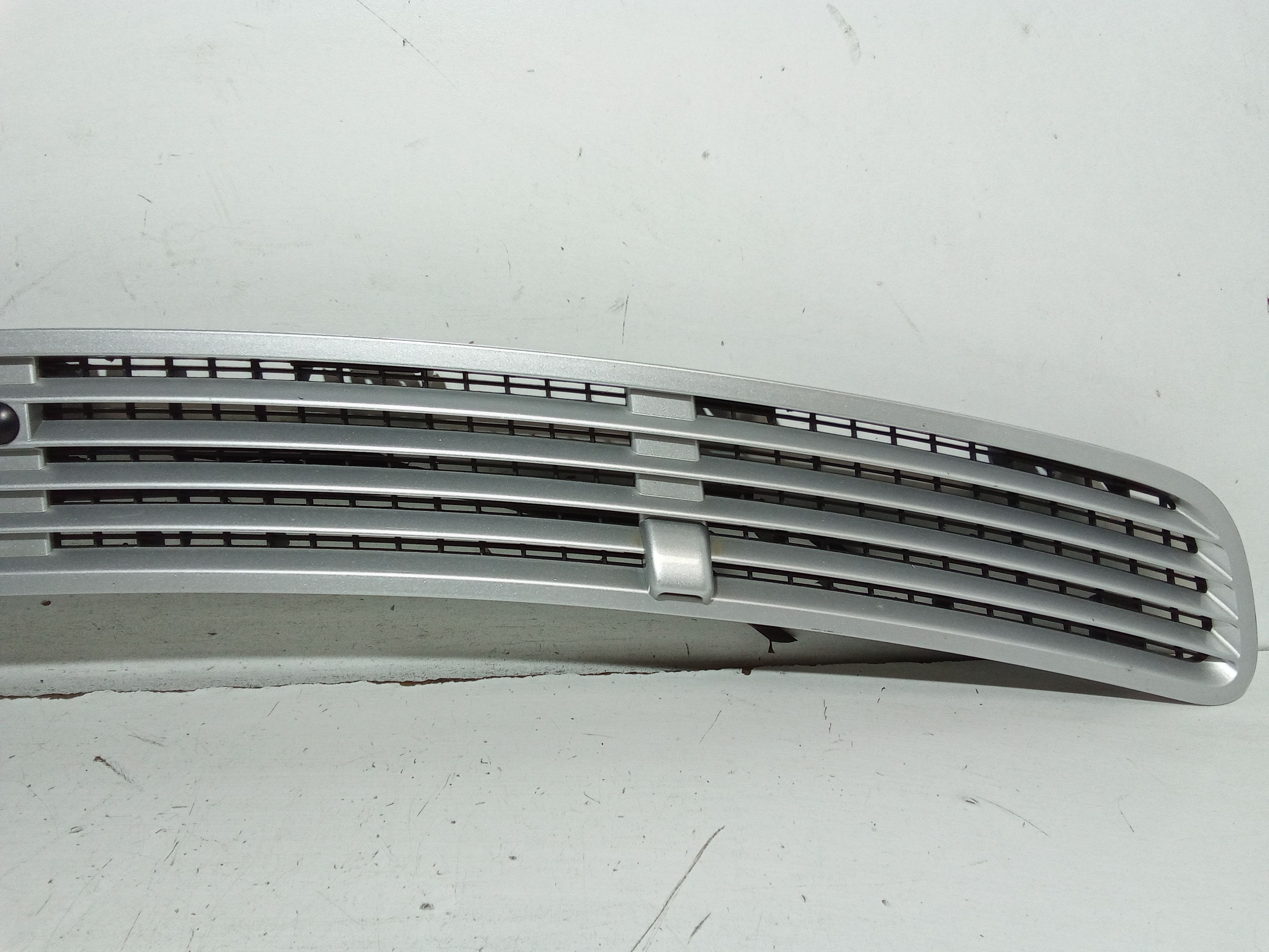 Griglia Gocciolatoio ant. MERCEDES Classe E Berlina W211 (02>07)