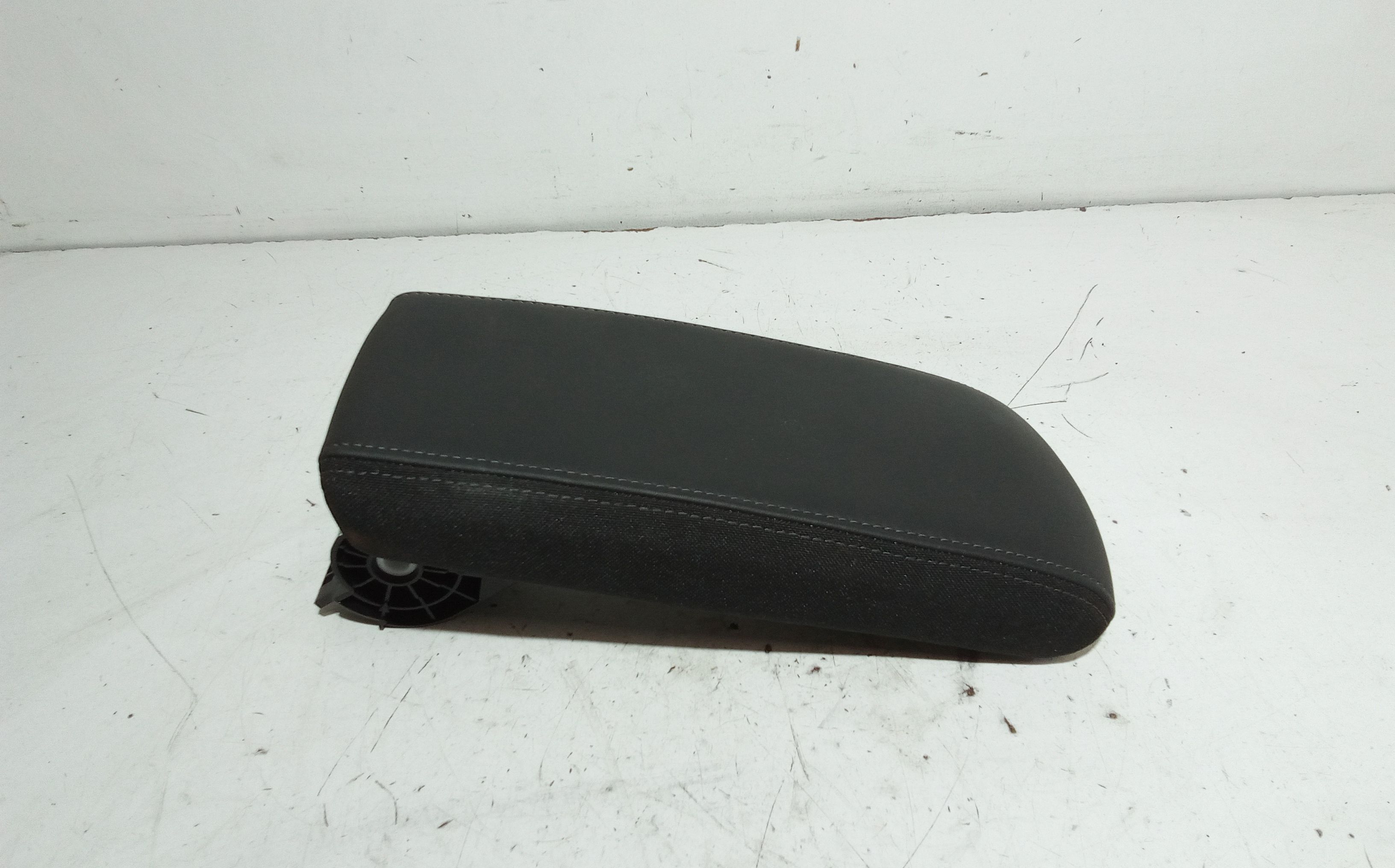 Bracciolo centrale PEUGEOT 208 Serie (19>)