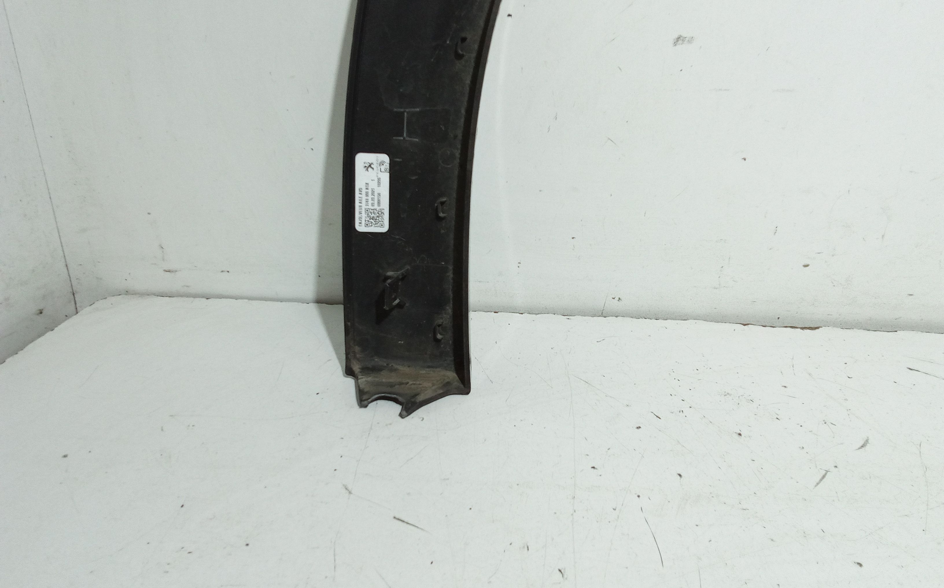 Modanatura parafango ant DX passeggero PEUGEOT 208 Serie (19>)