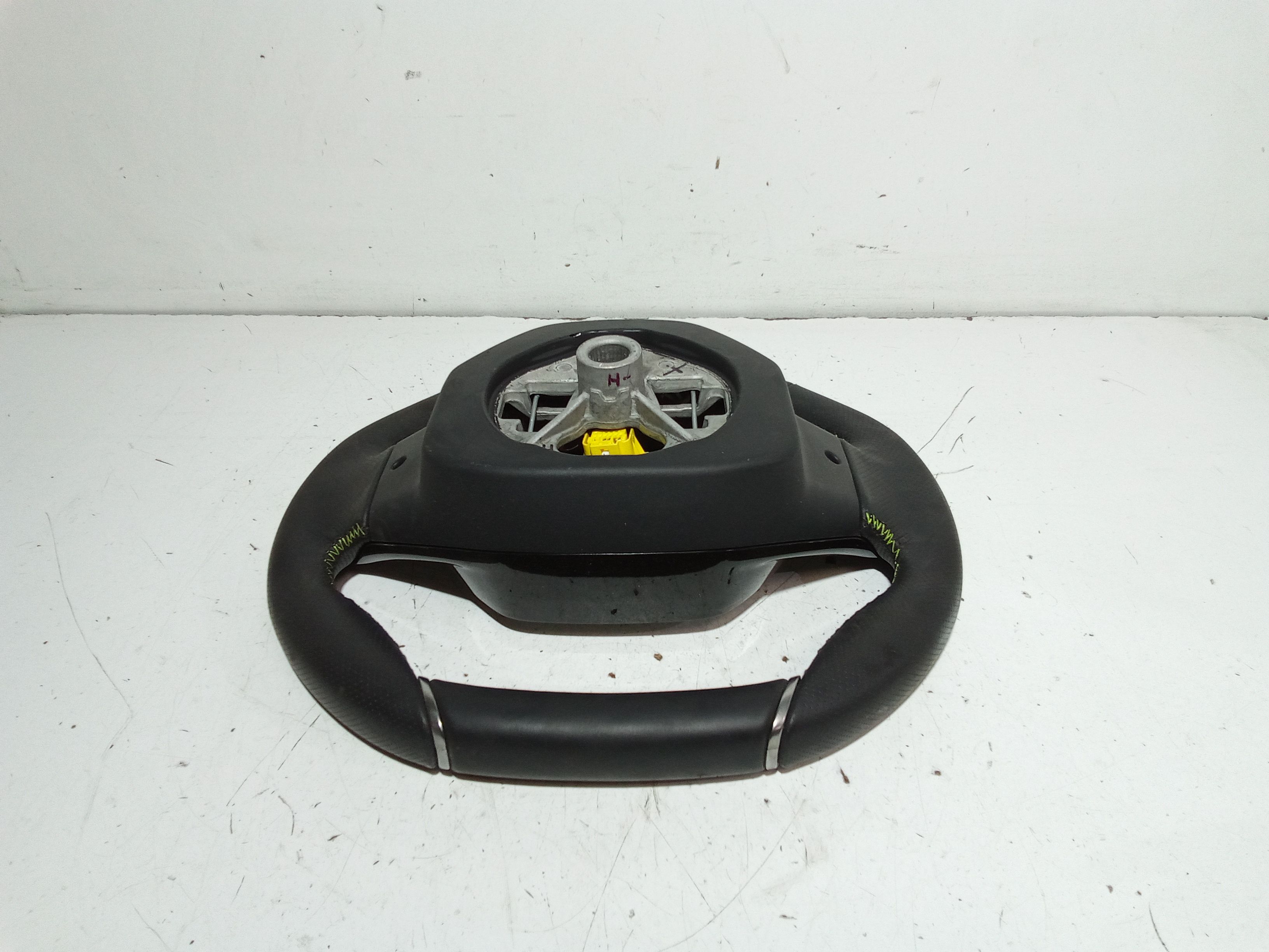 Volante PEUGEOT 208 Serie (19>)