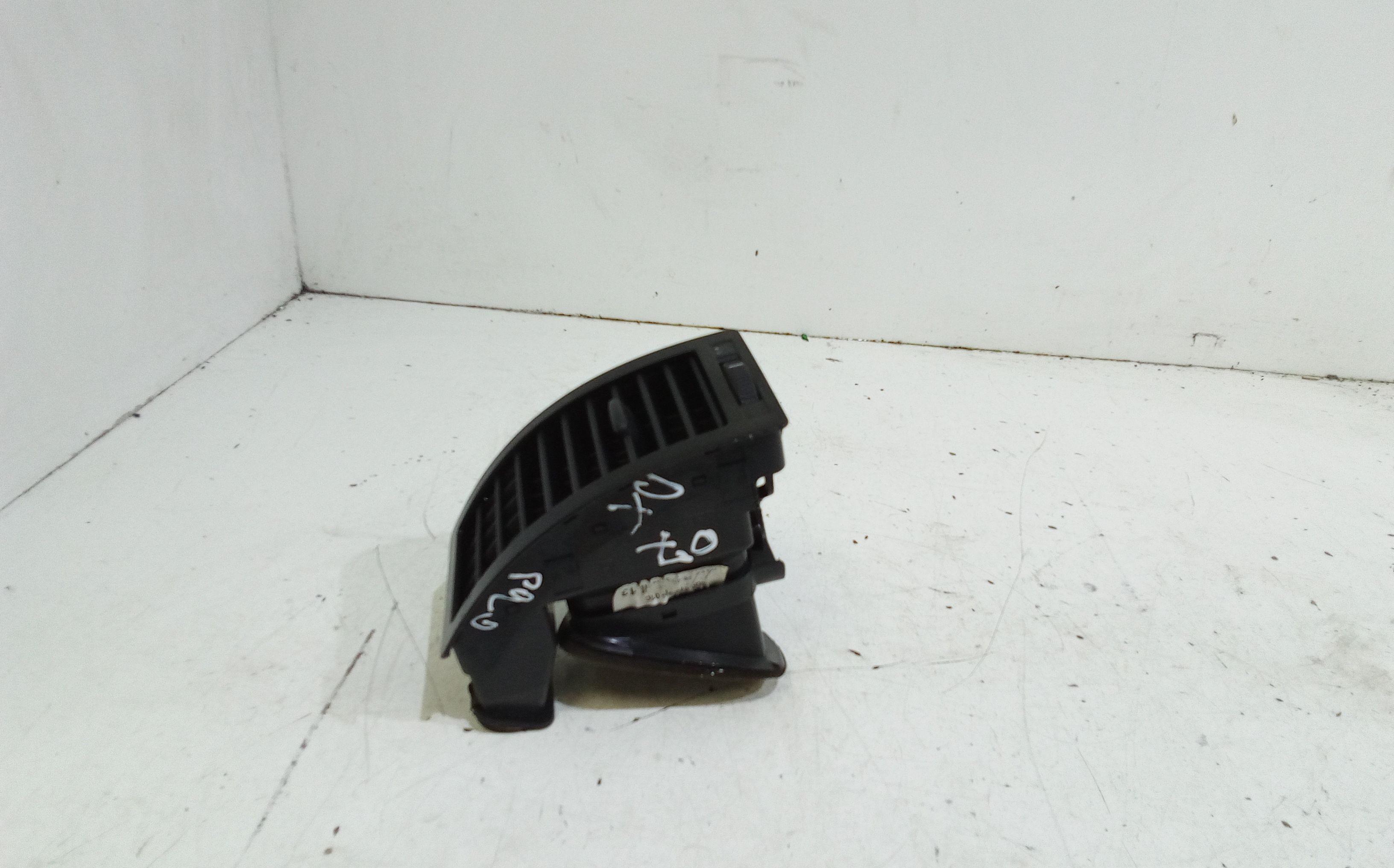 Bocchetta aria cruscotto lato passeggero VOLKSWAGEN Polo 4 Serie