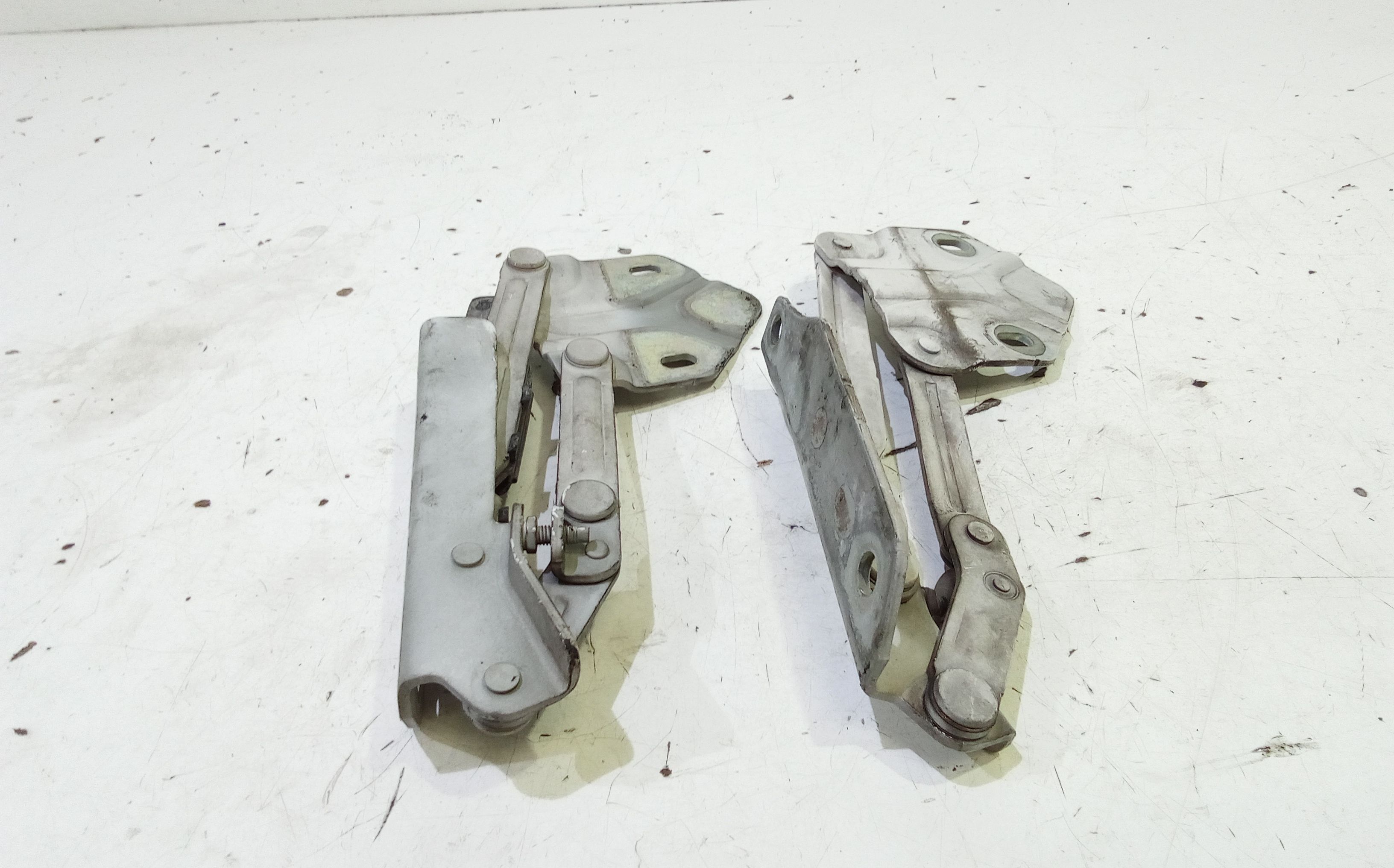 Cerniere cofano anteriore dx e sx VOLKSWAGEN Caddy 4 Serie