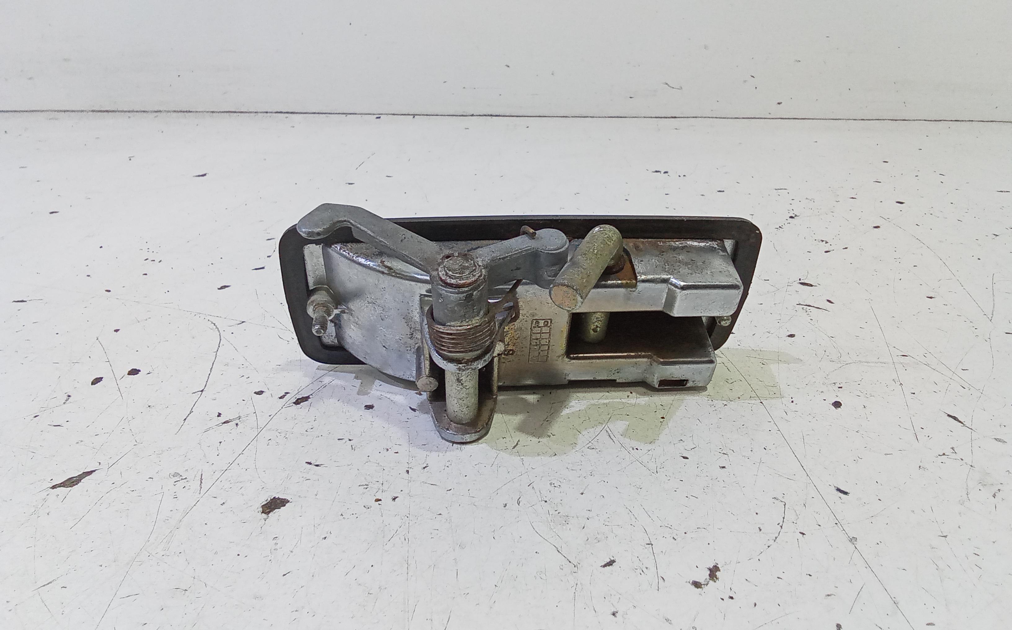 Maniglia esterna Posteriore Sinistra LANCIA Trevi Serie (828_) (80>87)