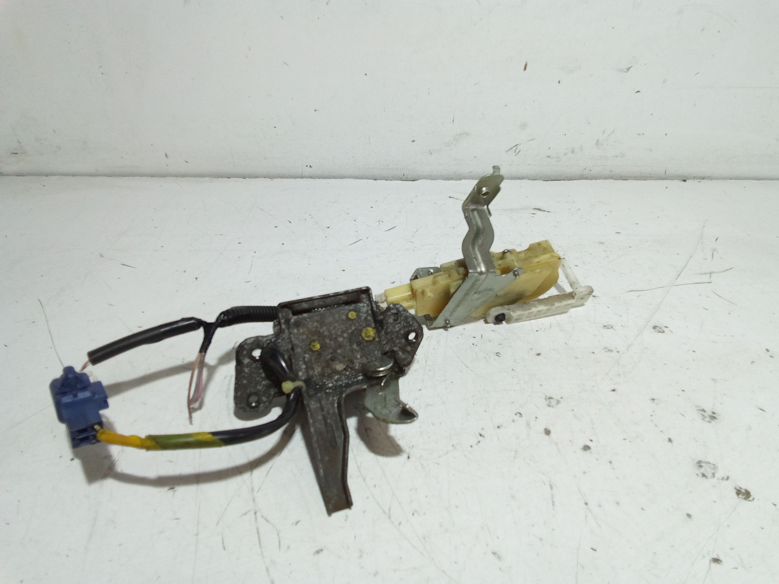 Serratura Cofano Posteriore TOYOTA Yaris Serie (05>08)