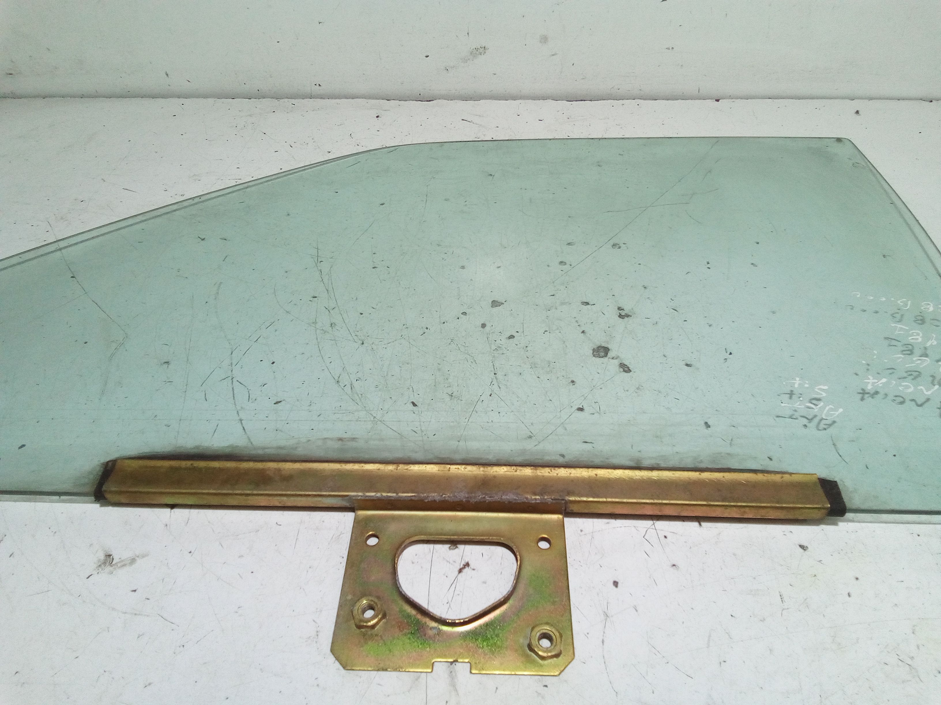 Vetro scendente anteriore Sinistro LANCIA Trevi Serie (828_) (80>87)