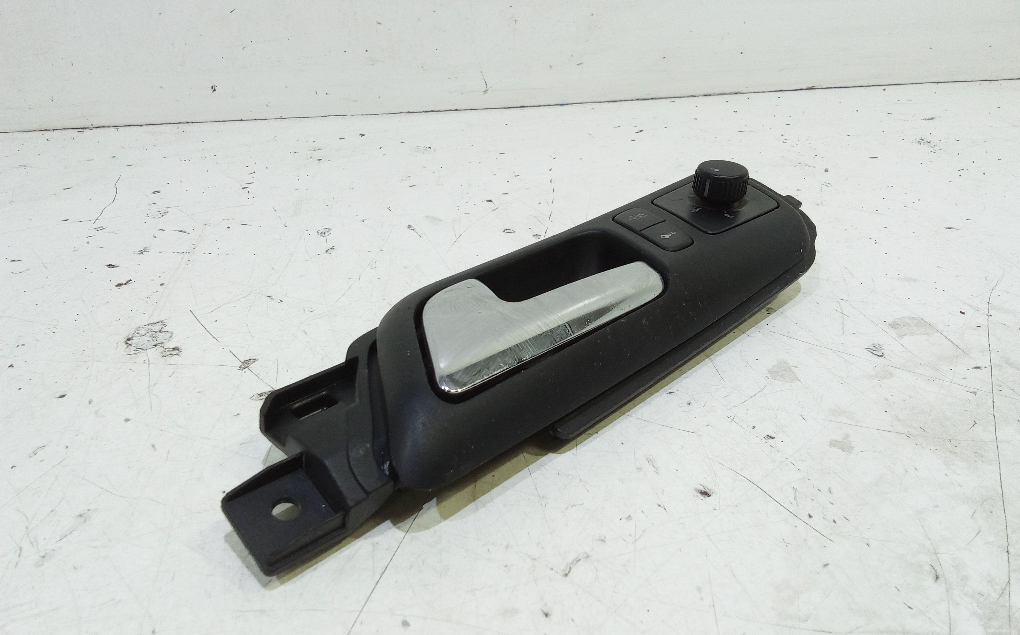 Maniglia interna anteriore Sinistra VOLKSWAGEN Polo 4 Serie