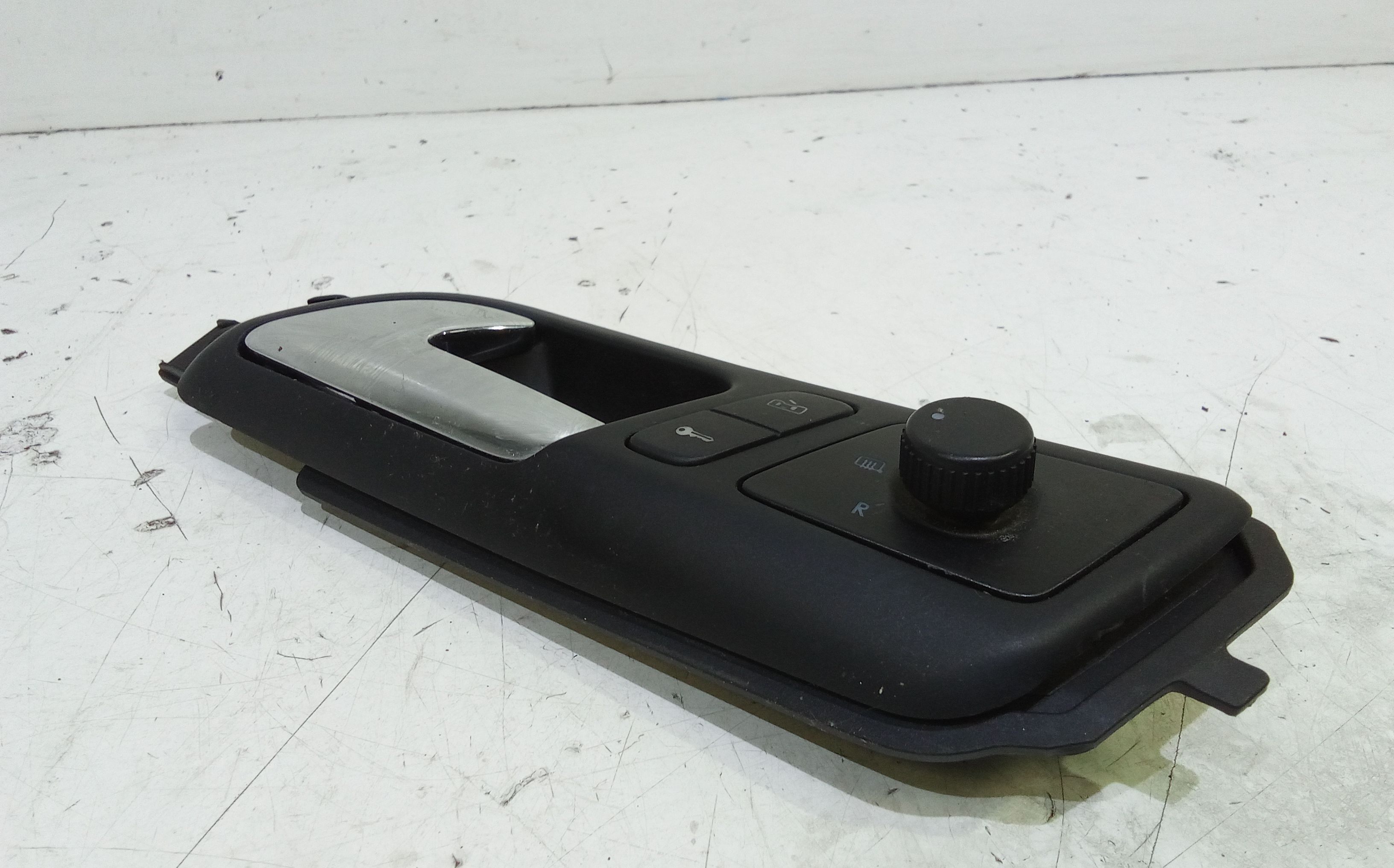 Maniglia interna anteriore Sinistra VOLKSWAGEN Polo 4 Serie