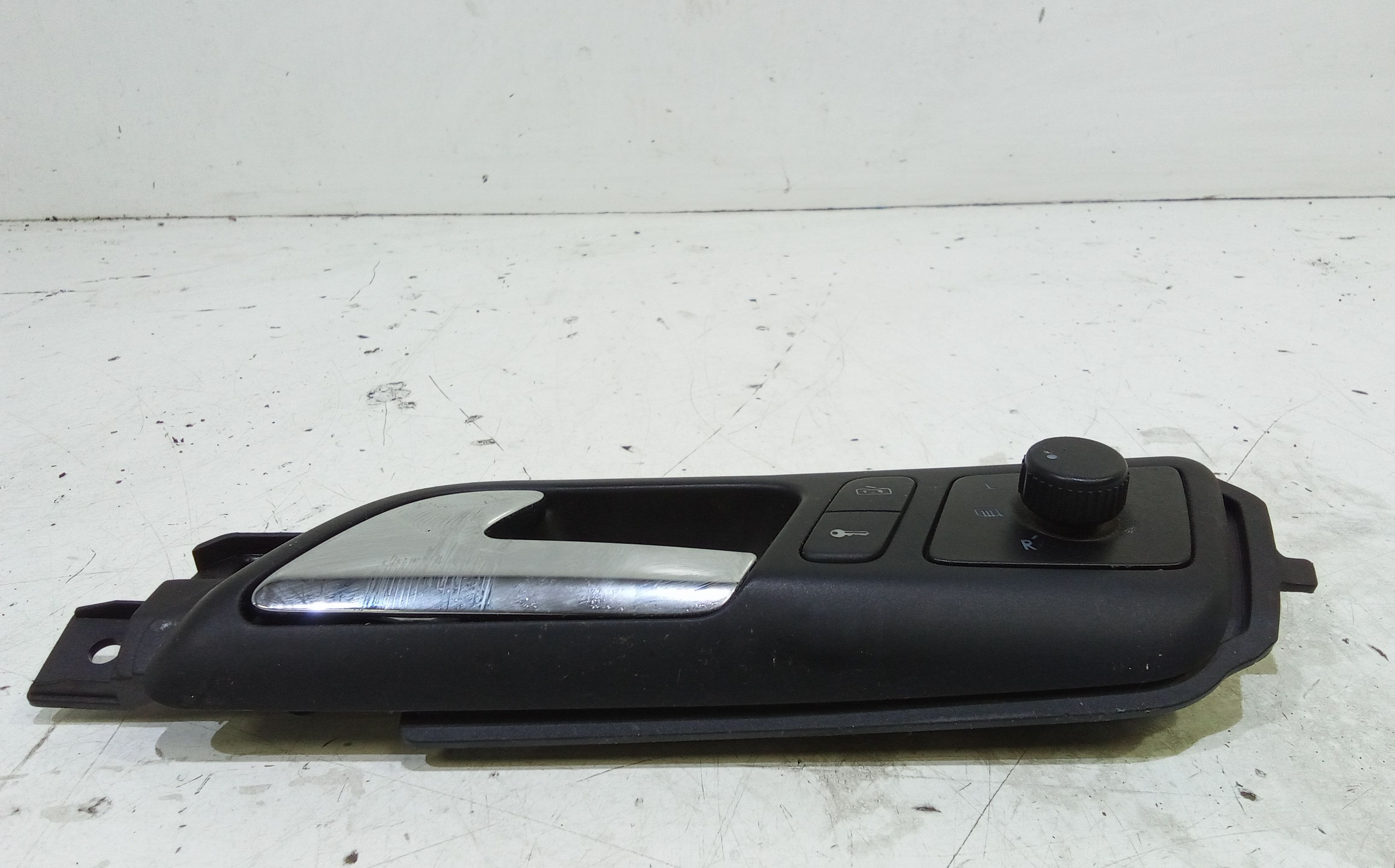 Maniglia interna anteriore Sinistra VOLKSWAGEN Polo 4 Serie