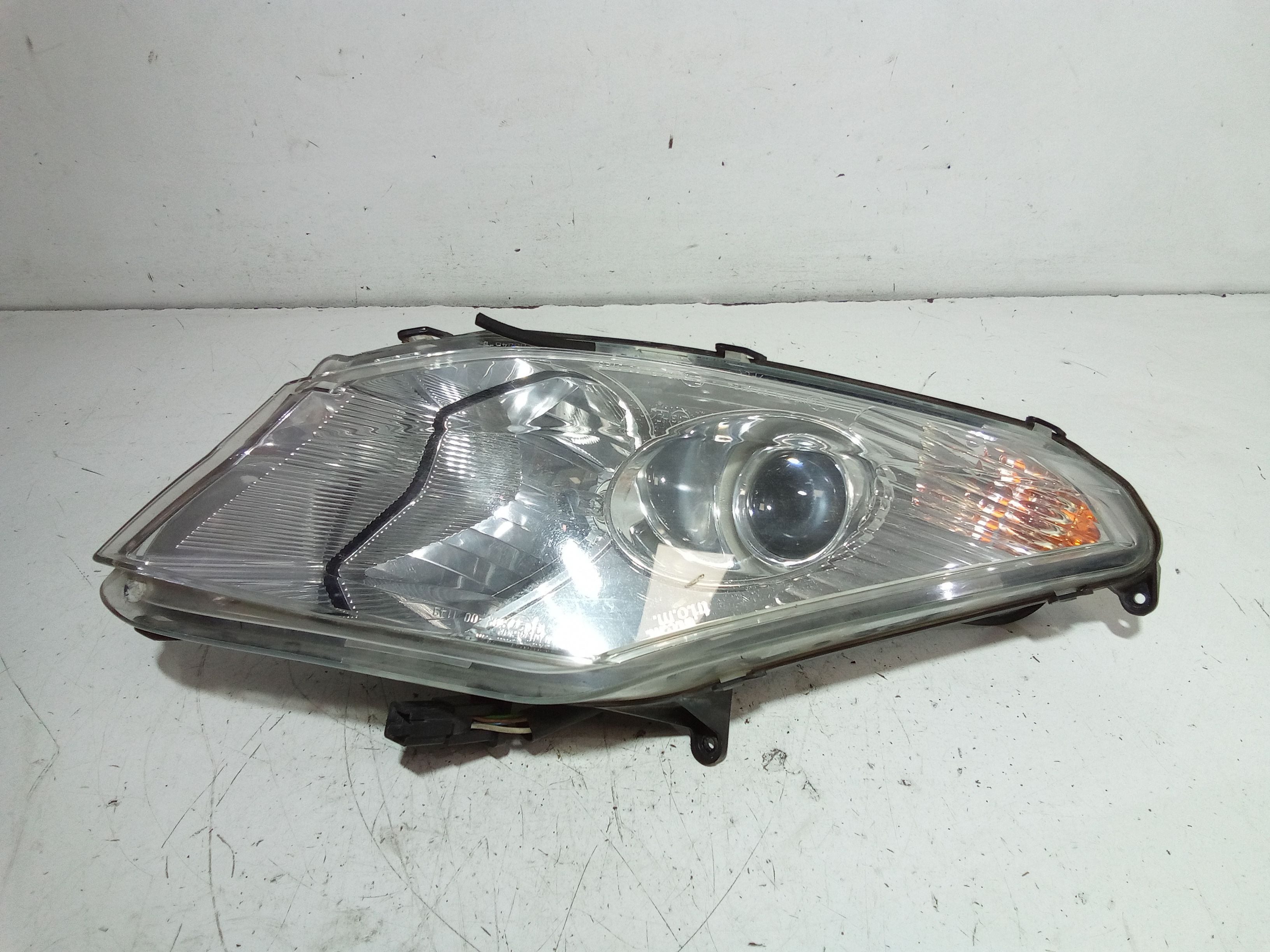 Faro anteriore PEUGEOT Satelis 250cc (06>13)
