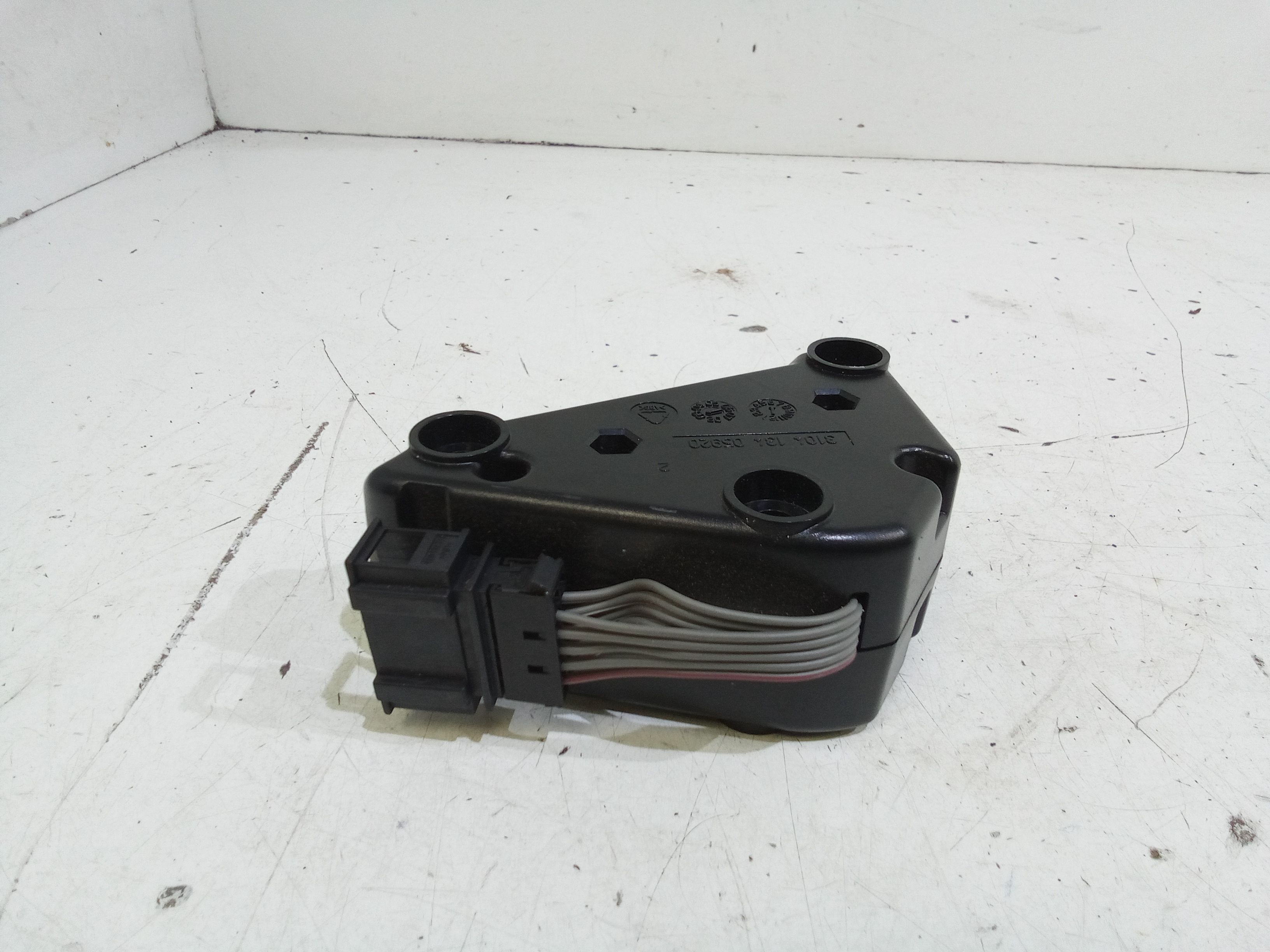 Amplificatore autoradio VOLKSWAGEN Golf 5 Berlina (03>08)