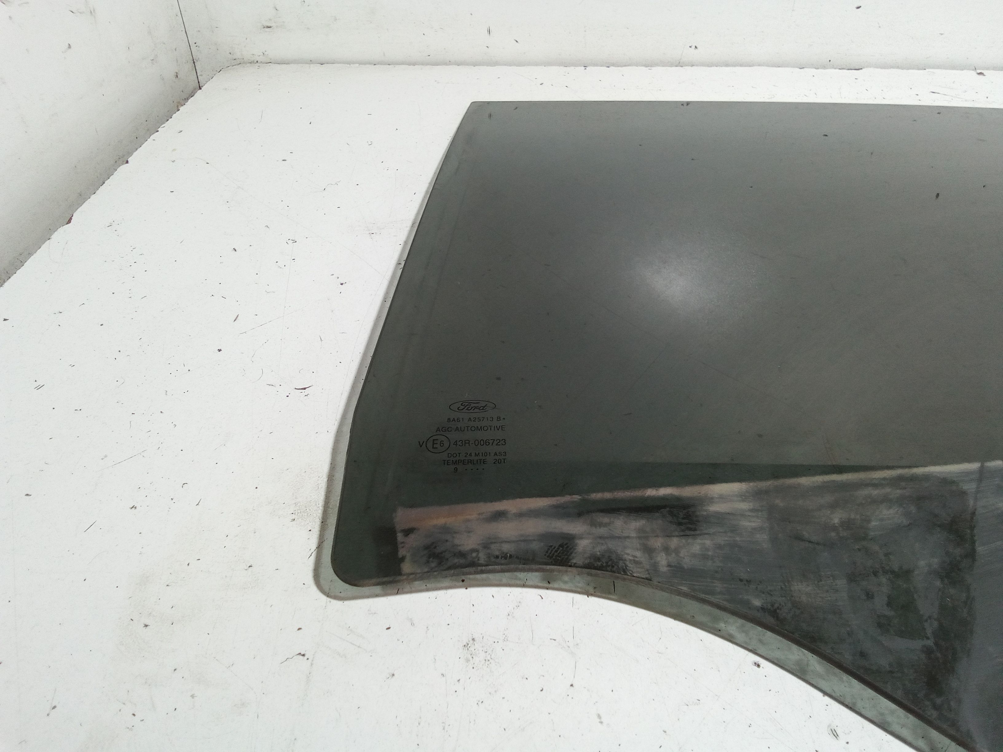 Vetro scendente posteriore Sinistro FORD Fiesta 6 Serie