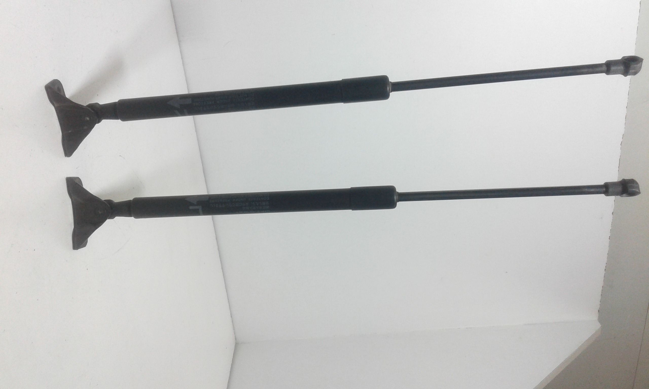 Pistoncini cofano Post. TOYOTA Yaris 2 Serie