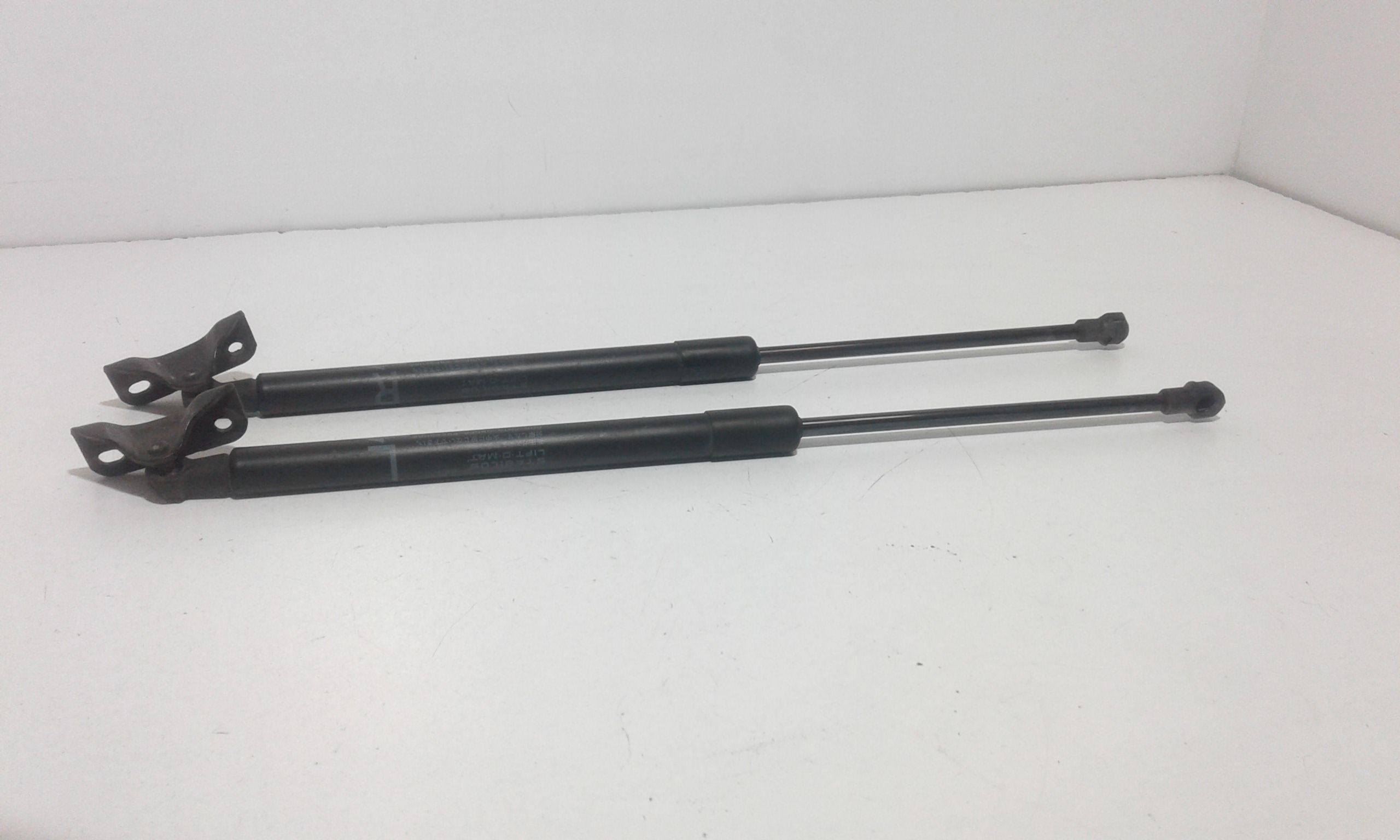 Pistoncini cofano Post. TOYOTA Yaris 2 Serie