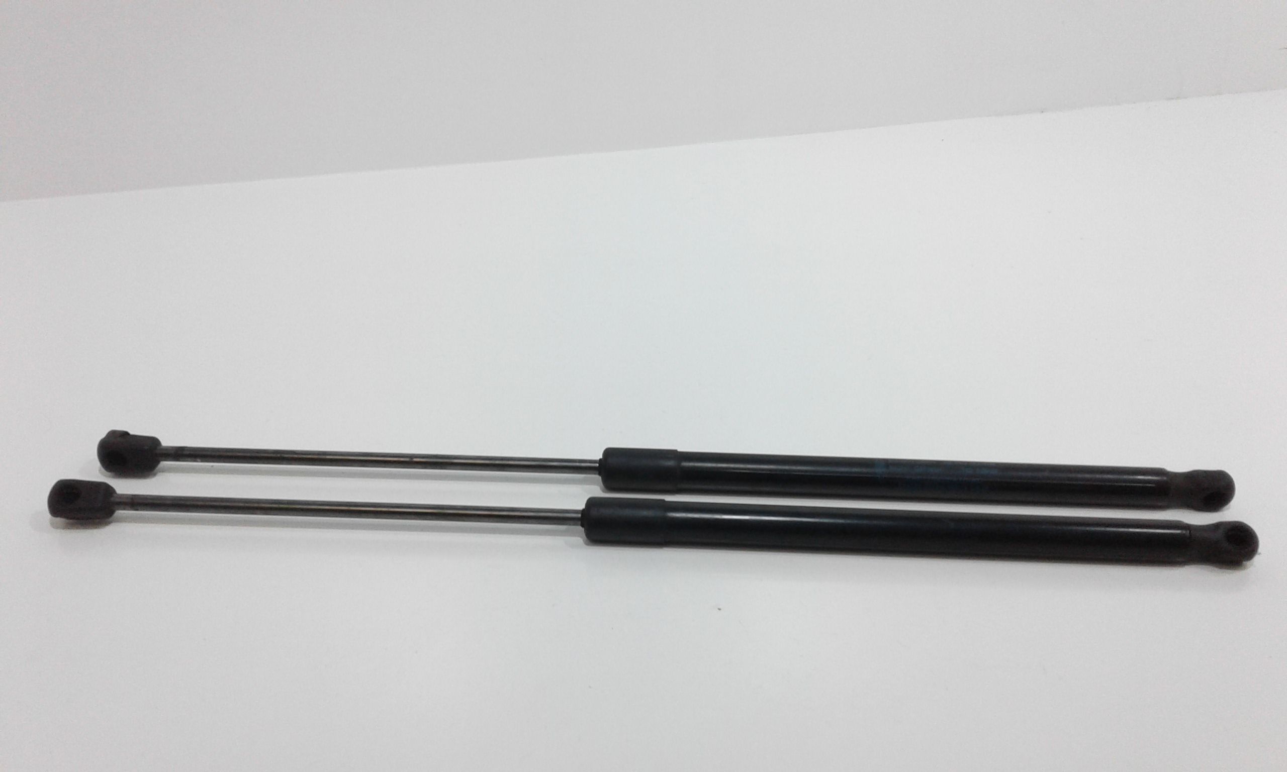 Pistoncini cofano Post. FORD Fiesta 6 Serie