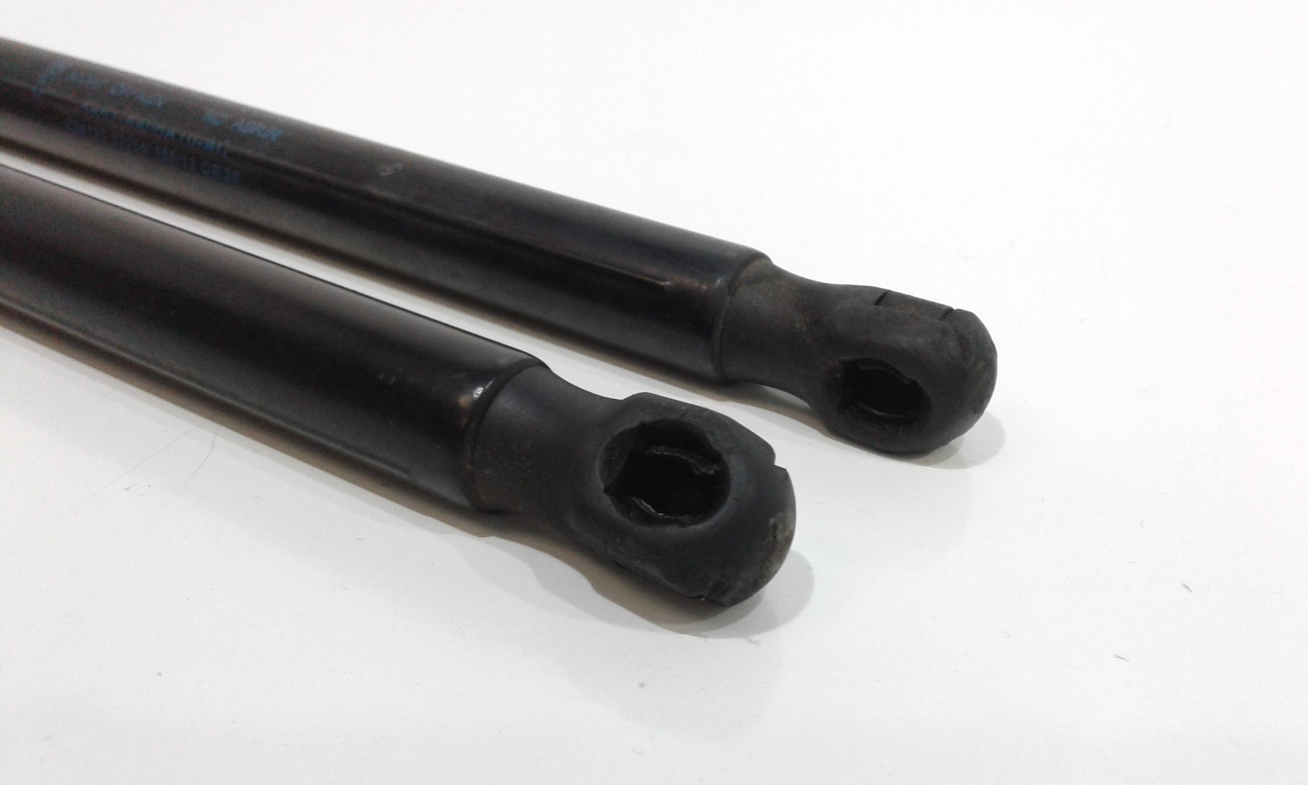 Pistoncini cofano Post. FORD Fiesta 6 Serie