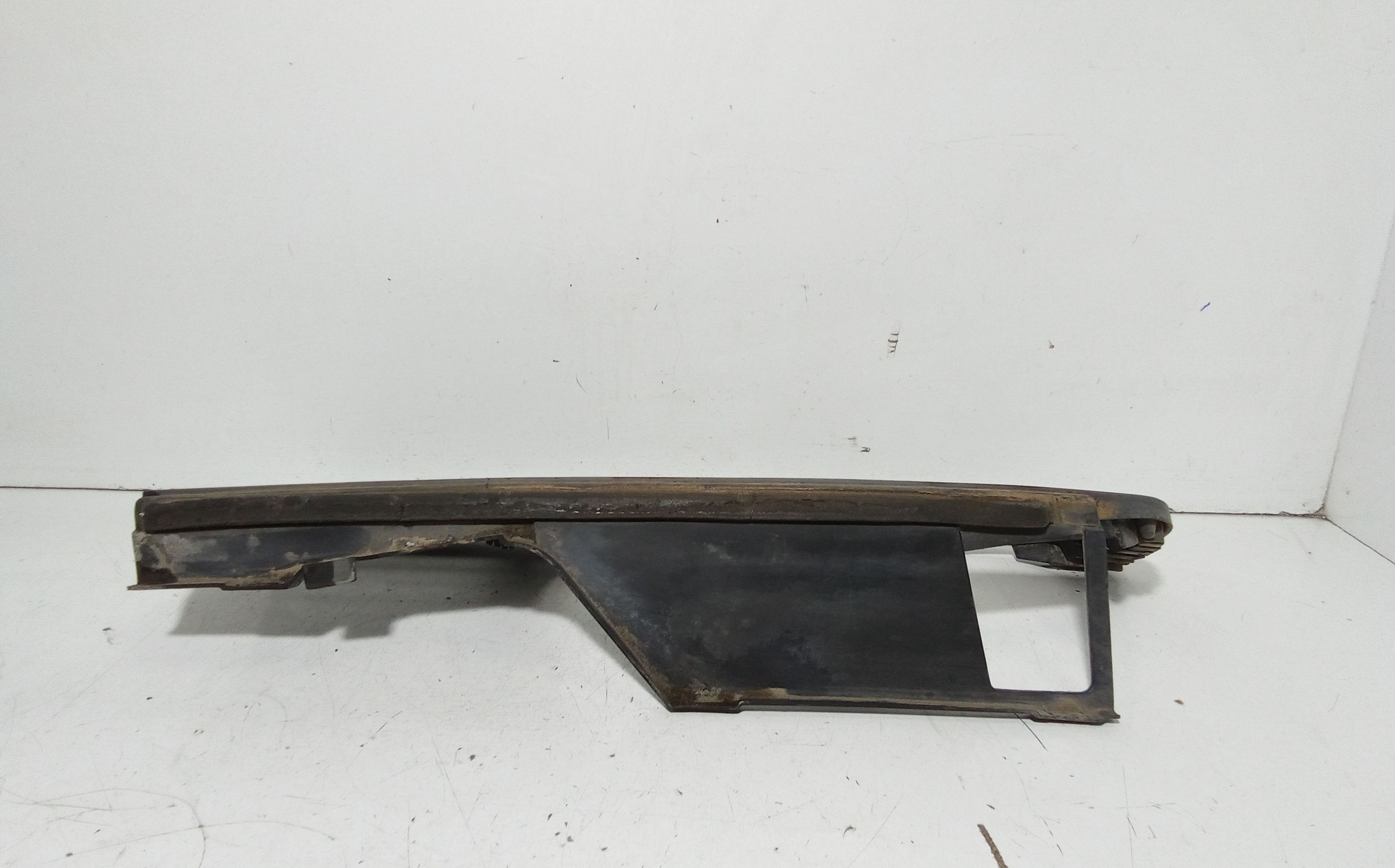 Cornice faro anteriore DX Passeggero BMW Serie 3 Berlina 2 Porte (E30) (82>94)