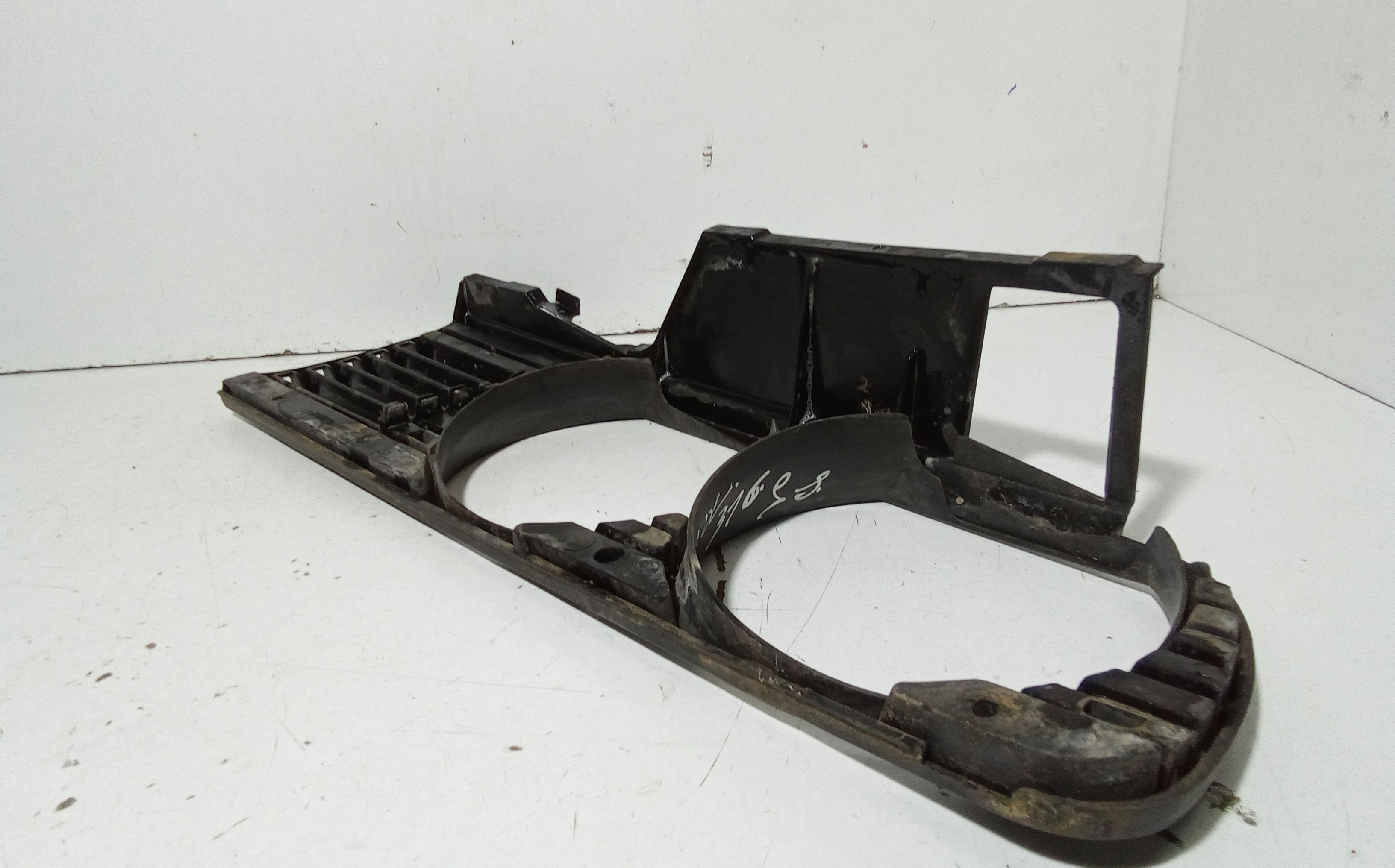 Cornice faro anteriore DX Passeggero BMW Serie 3 Berlina 2 Porte (E30) (82>94)