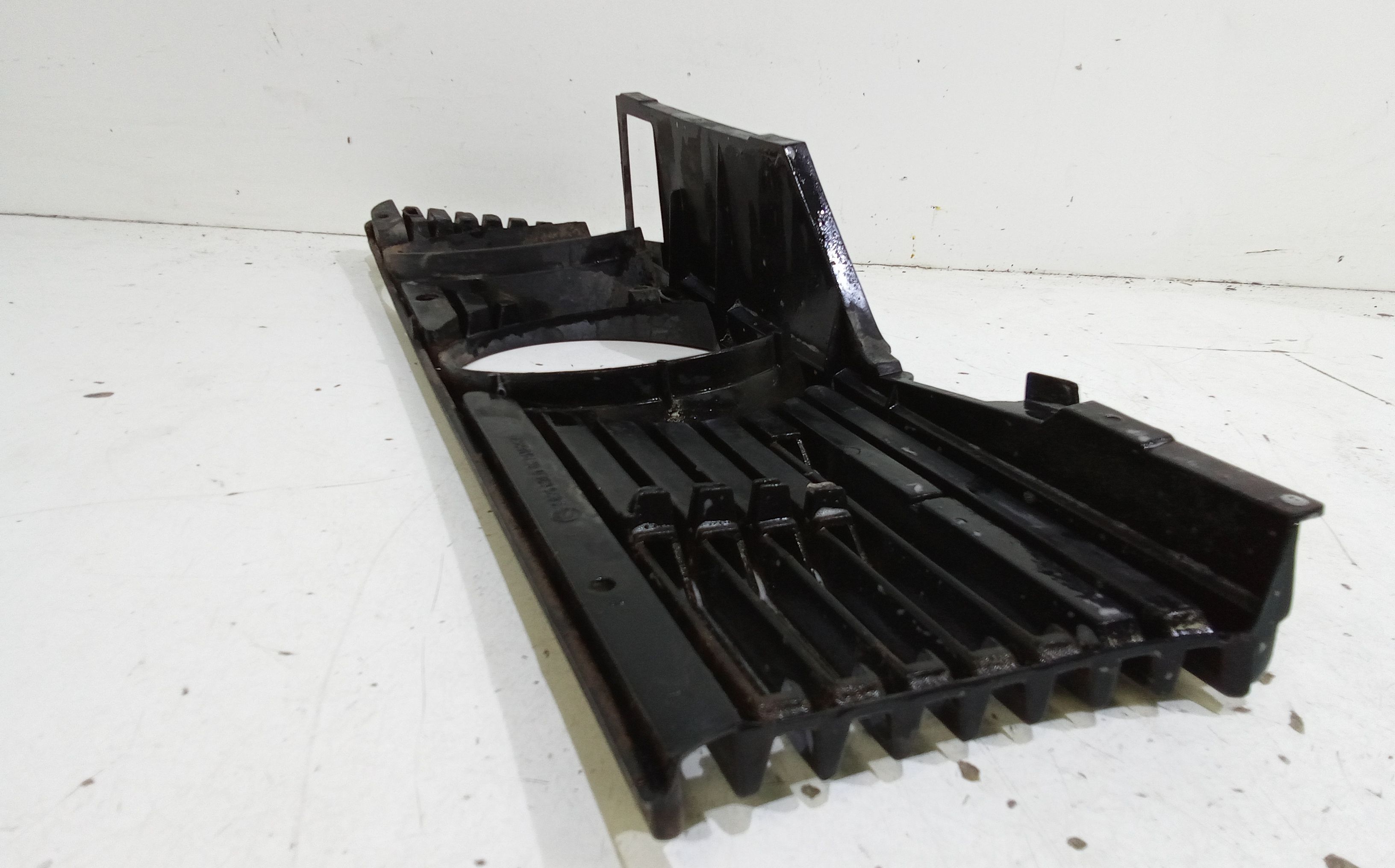 Cornice faro anteriore SX guida BMW Serie 3 Berlina 2 Porte (E30) (82>94)