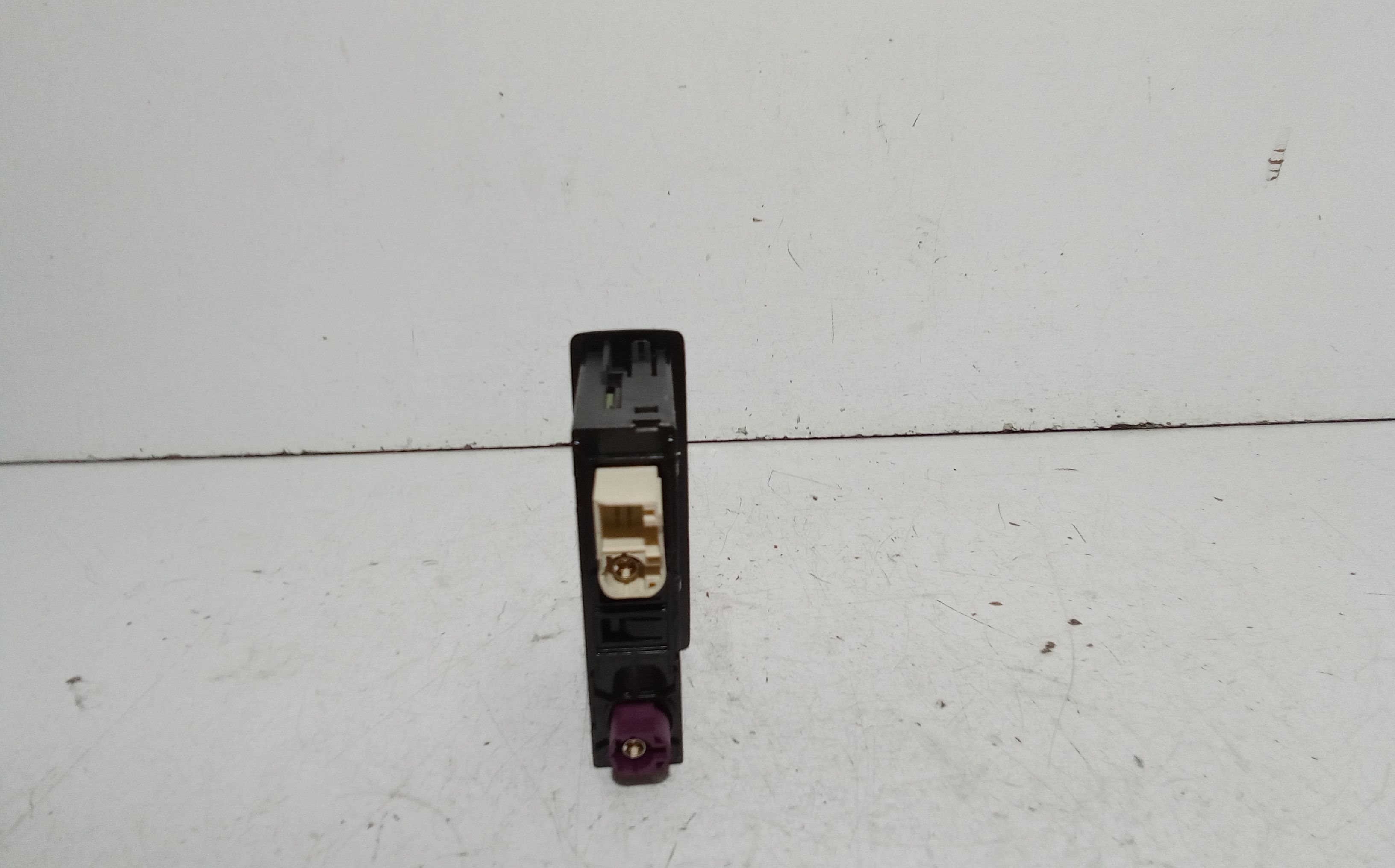 Porta USB MERCEDES Classe A Serie (W177) (18>)