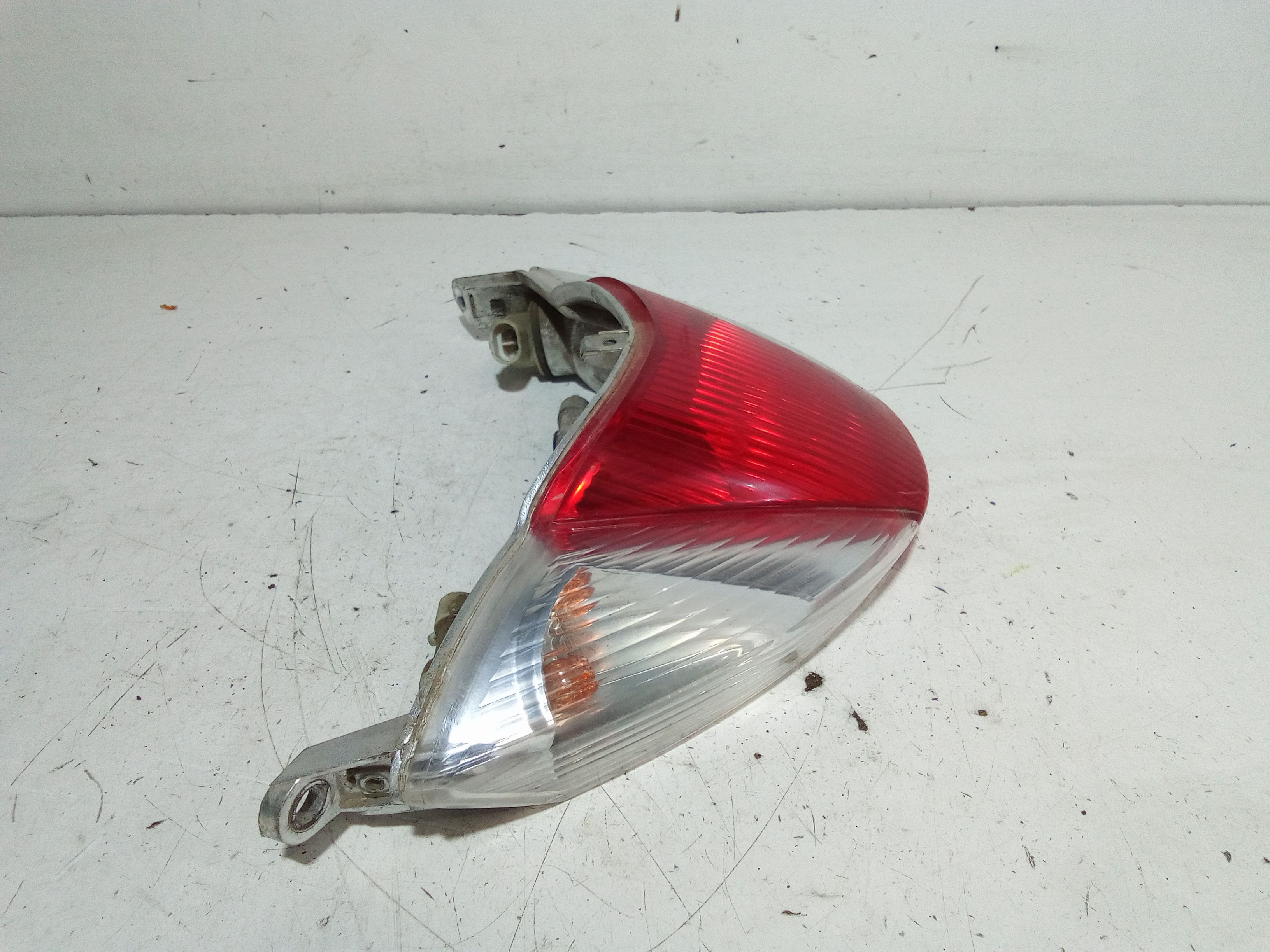 Fanale posteriore stop con frecce PIAGGIO Liberty 150cc Moc (10>)