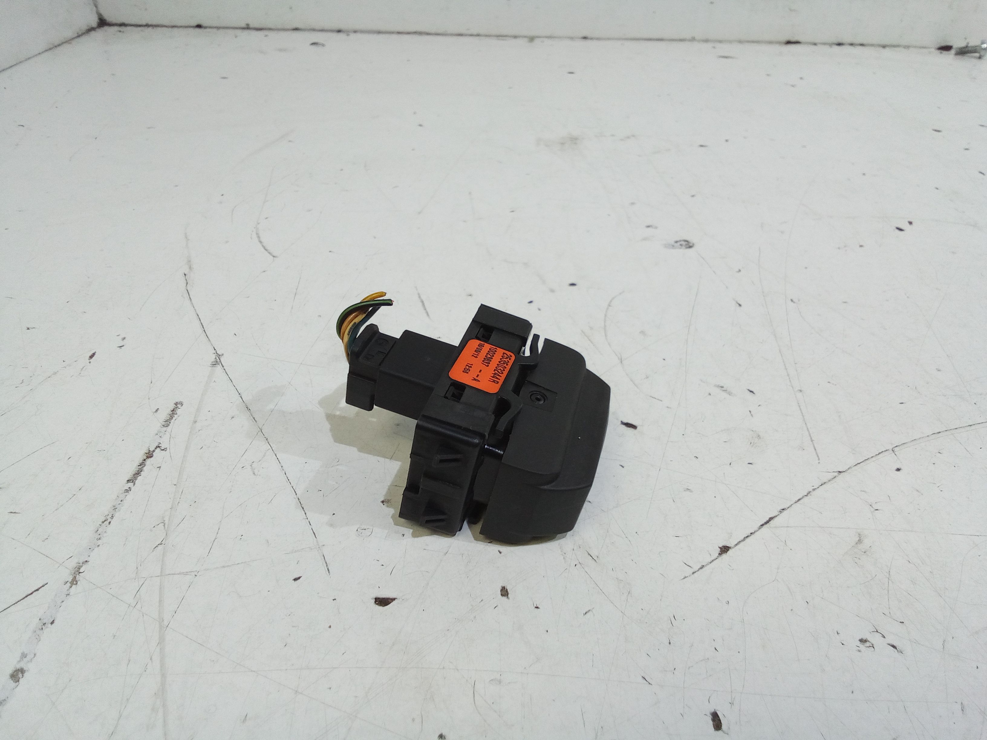 Pulsante Tergilunotto posteriore DACIA Lodgy 1 Serie