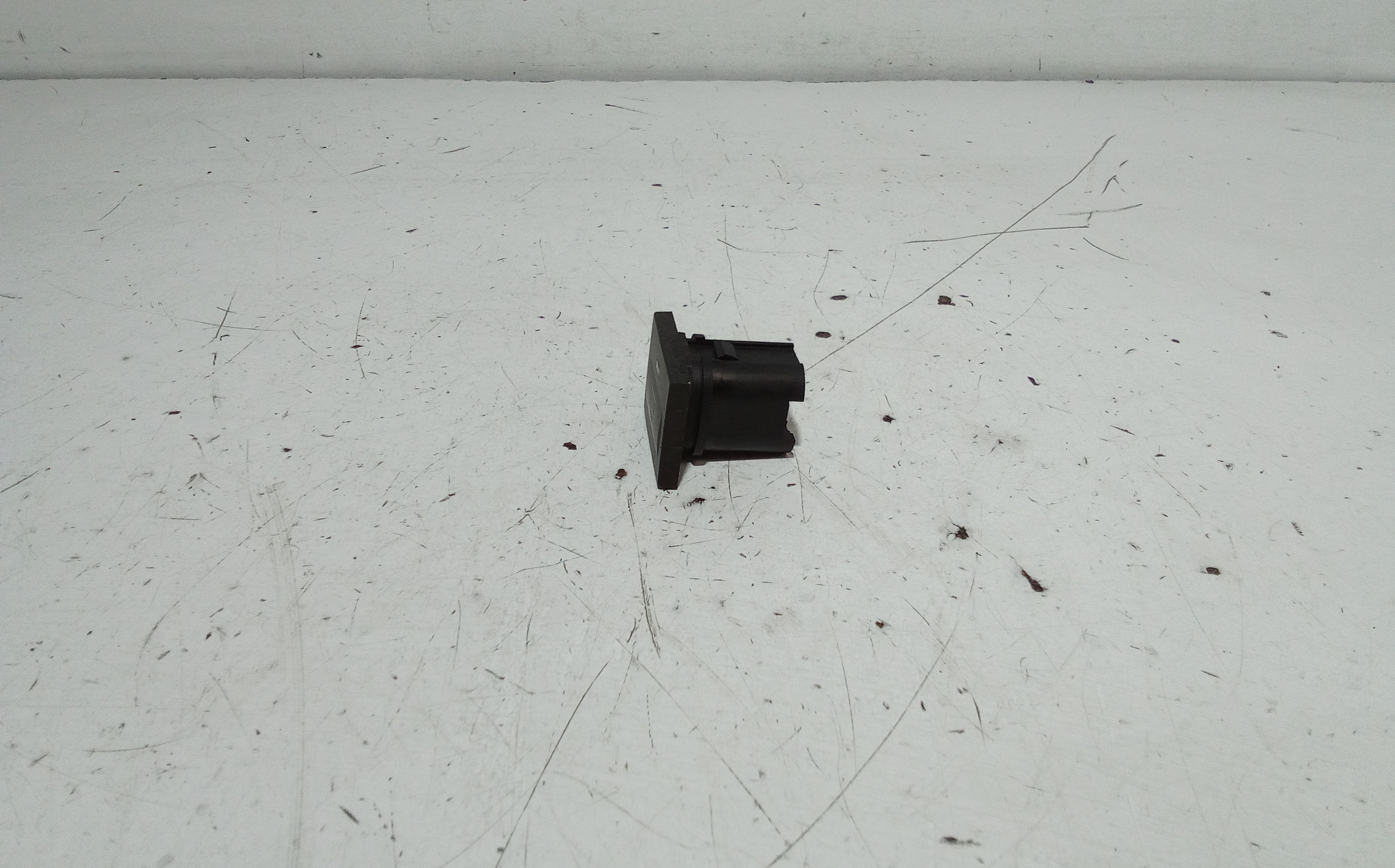 Pulsante Tergilunotto posteriore FORD C - Max Serie (03>07)