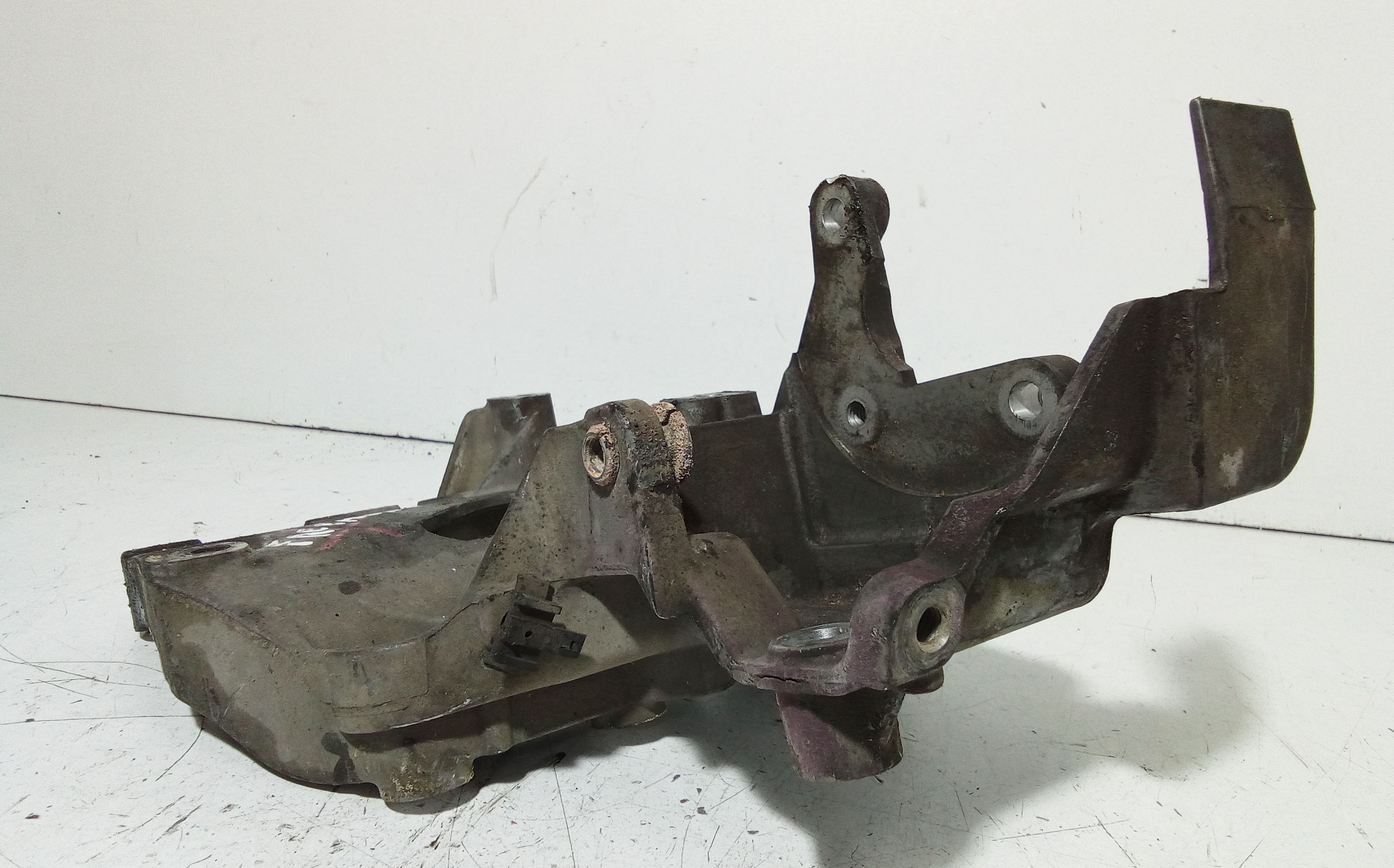Supporto alternatore FIAT Freemont 1 Serie