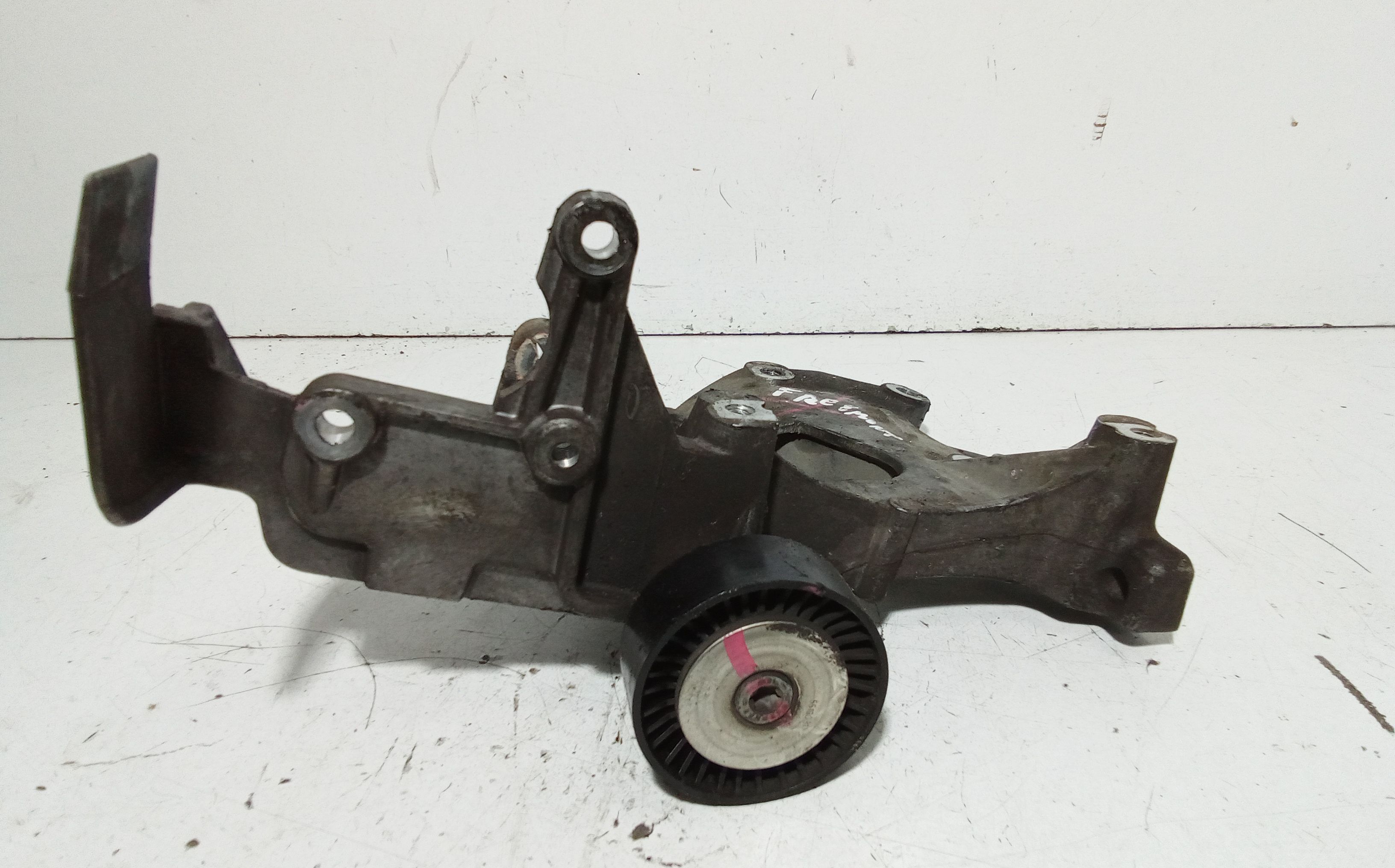 Supporto alternatore FIAT Freemont 1 Serie