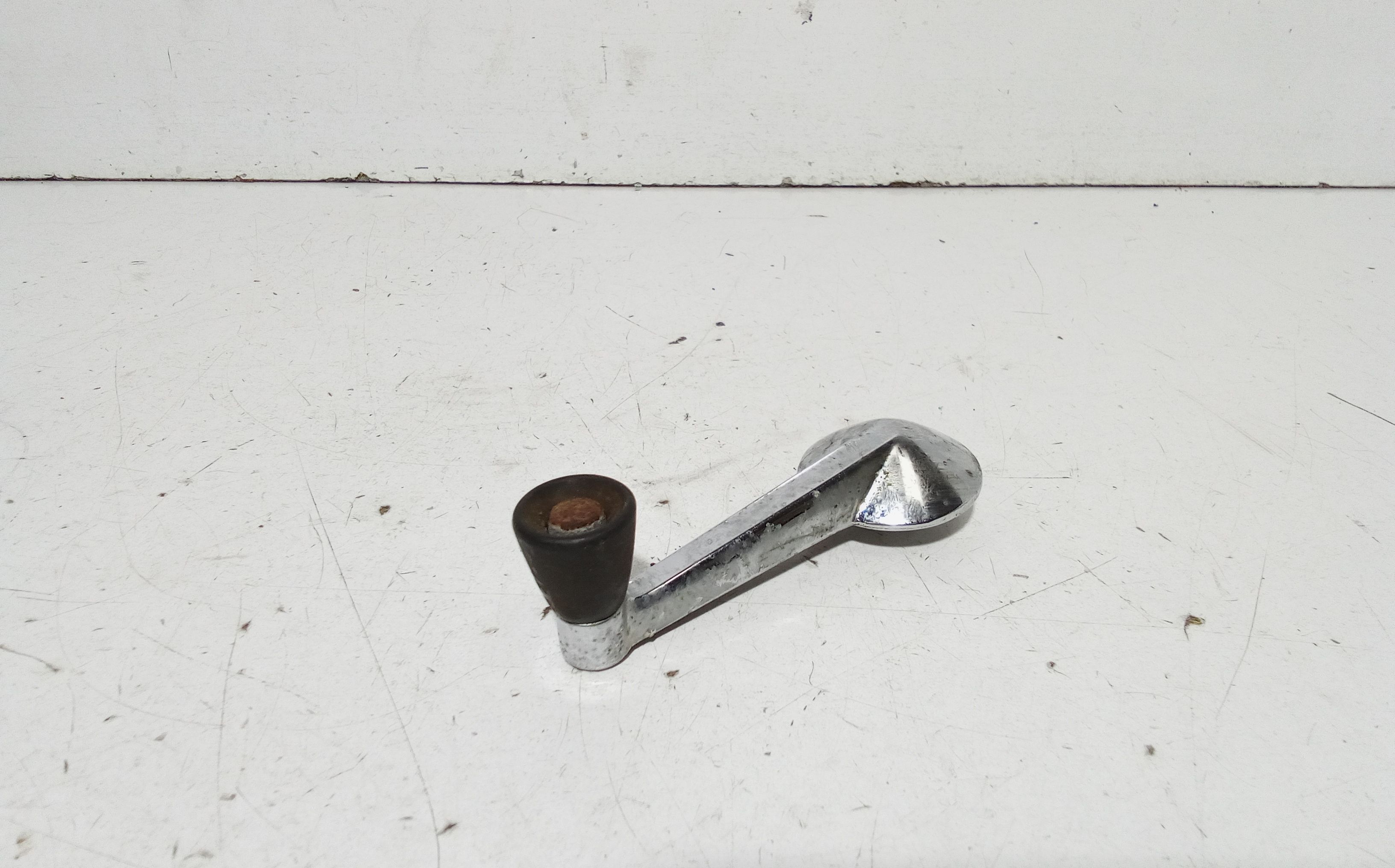 maniglia alzavetri anteriore dx passeggero FIAT 850 1 Serie