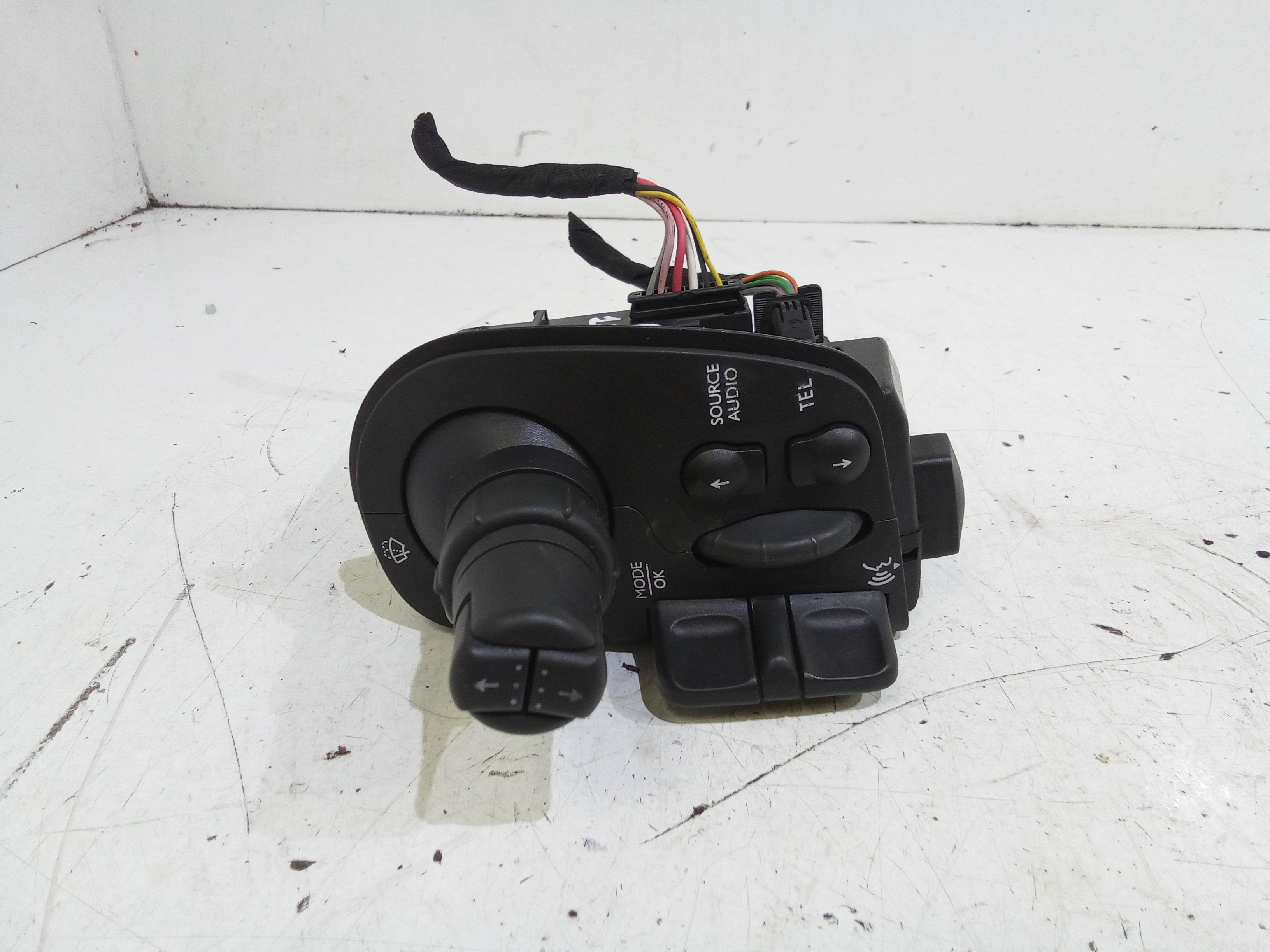 Devioluci destro RENAULT Clio Serie (08>15)