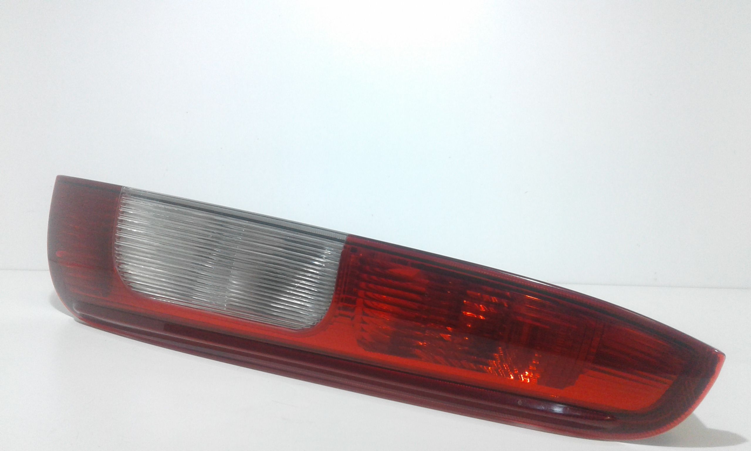 Stop fanale posteriore Destro Passeggero FORD C - Max Serie (03>07)