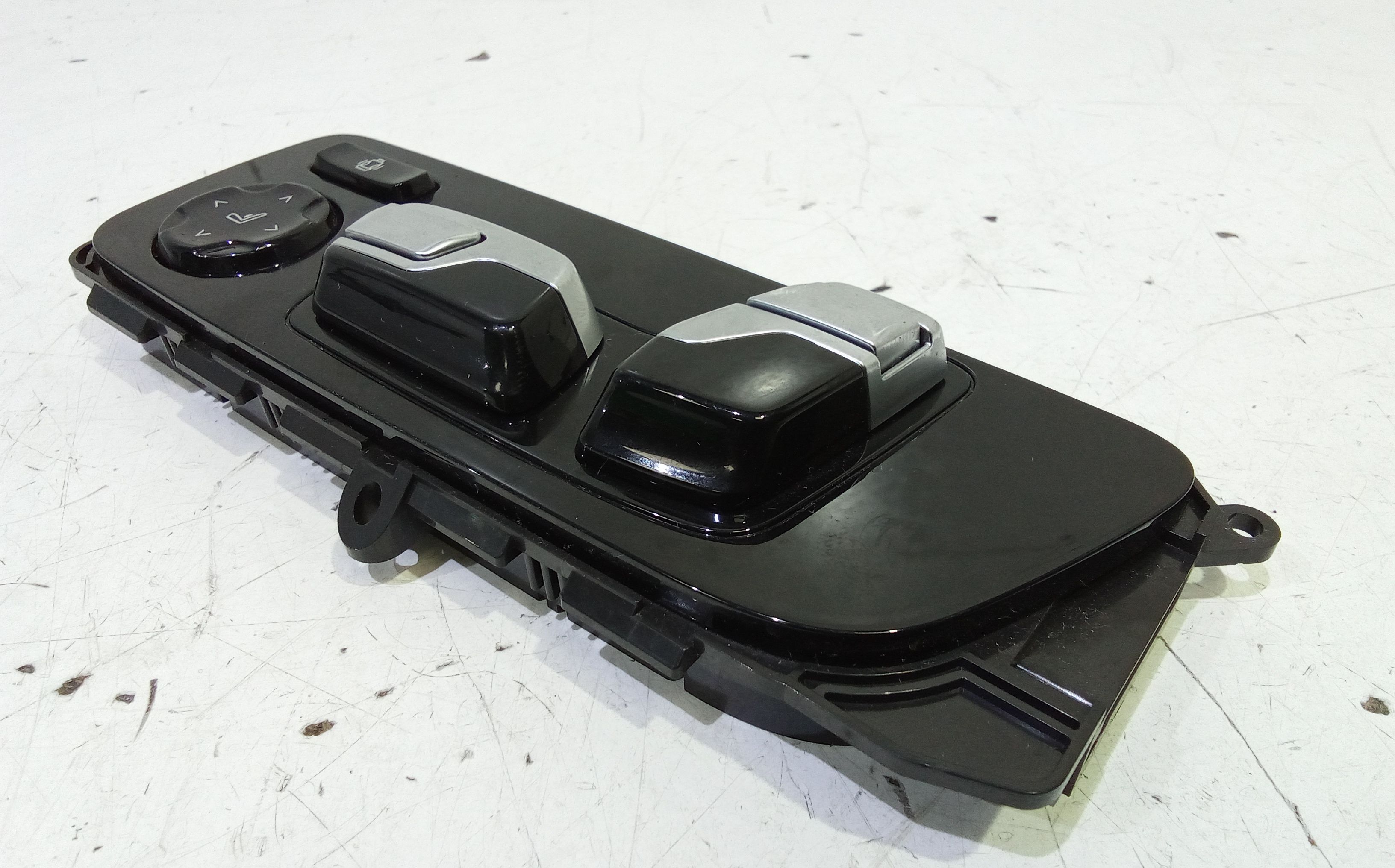 Interruttore pulsante regolatore sedile SX BMW X6 Serie (F96) (19>)