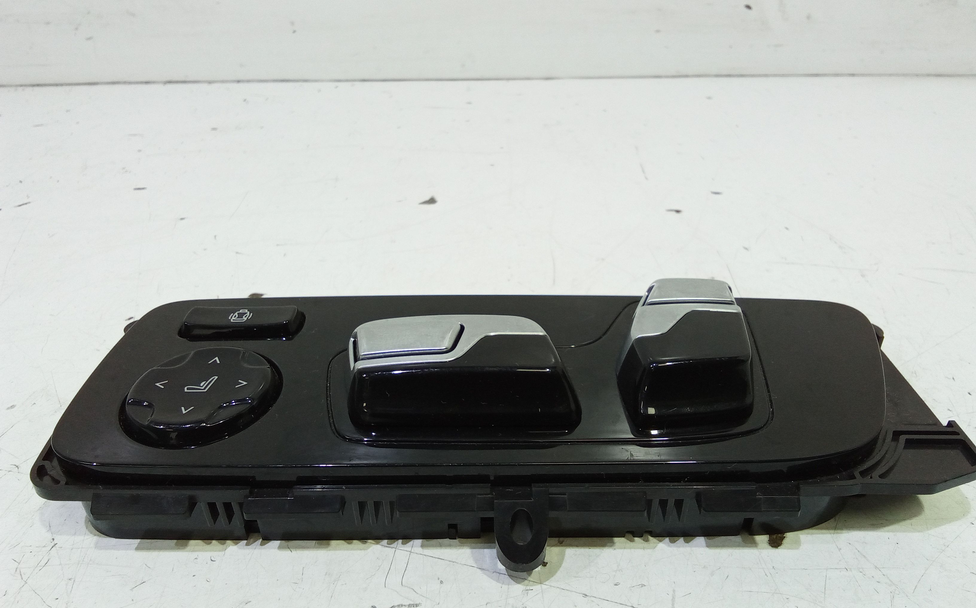 Interruttore pulsante regolatore sedile SX BMW X6 Serie (F96) (19>)