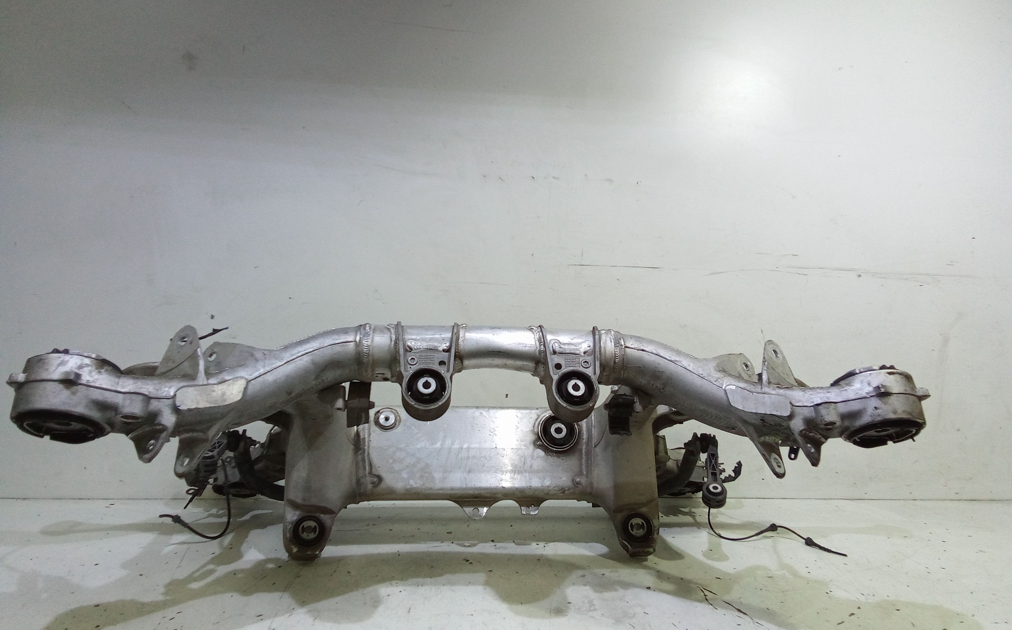 Culla Posteriore BMW X6 Serie (F96) (19>)