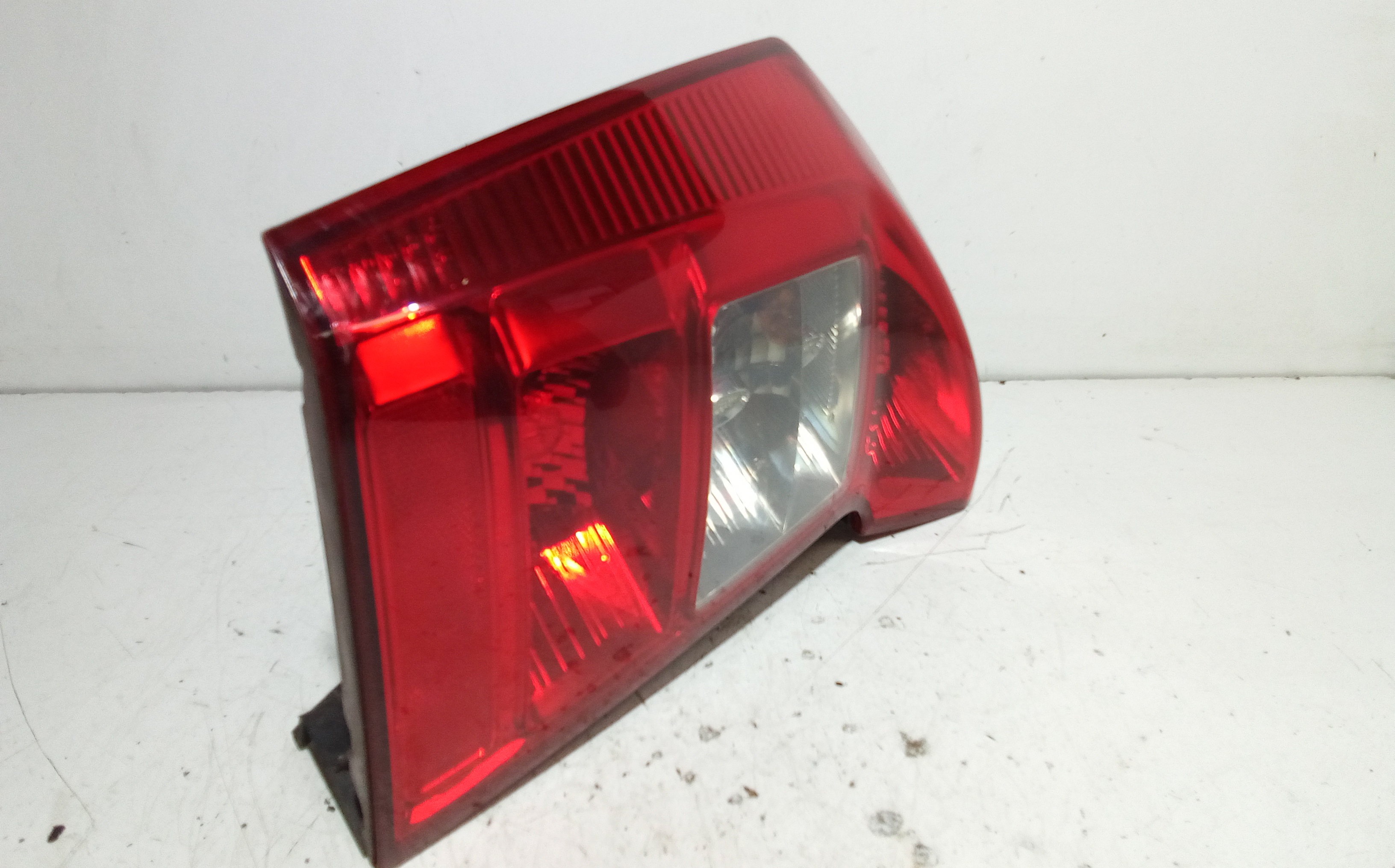 Stop fanale Posteriore sinistro lato Guida per Kia Carens 2 Serie (2006 - In produzione)