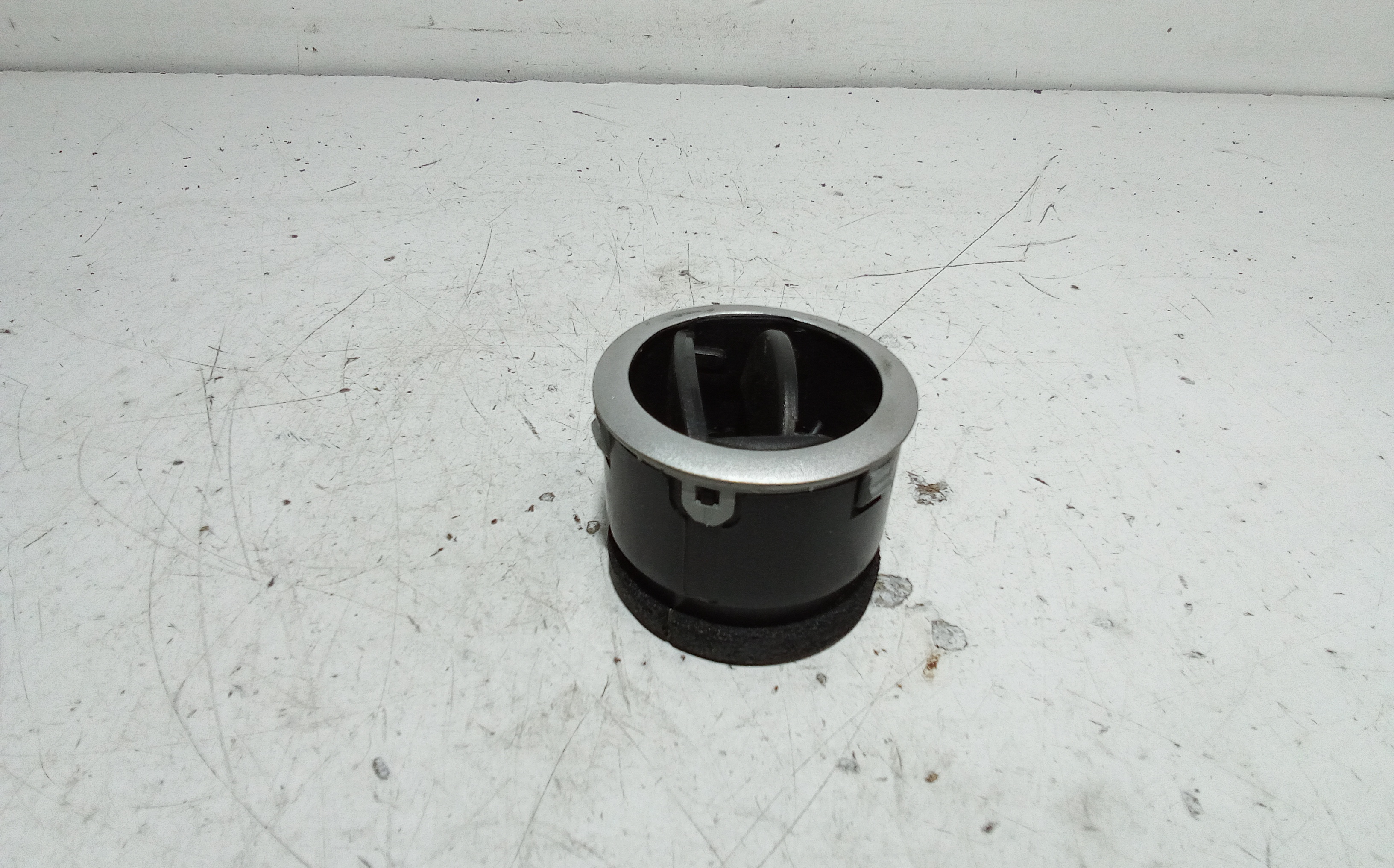 Bocchetta aria cruscotto lato guida per ZD D1 (16>) (2016 - )