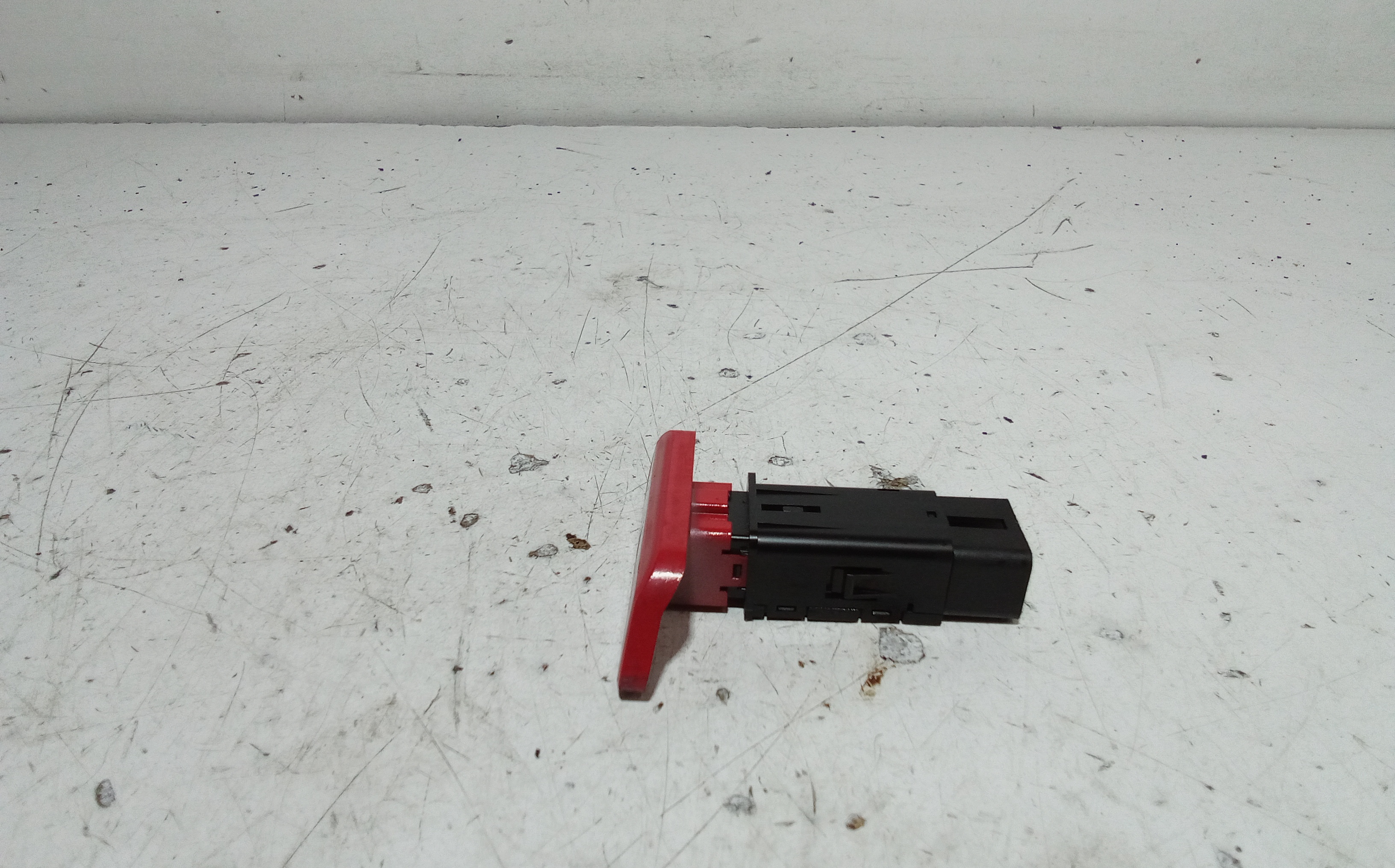 Pulsante luci di emergenza per ZD D1 (16>) (2016 - )