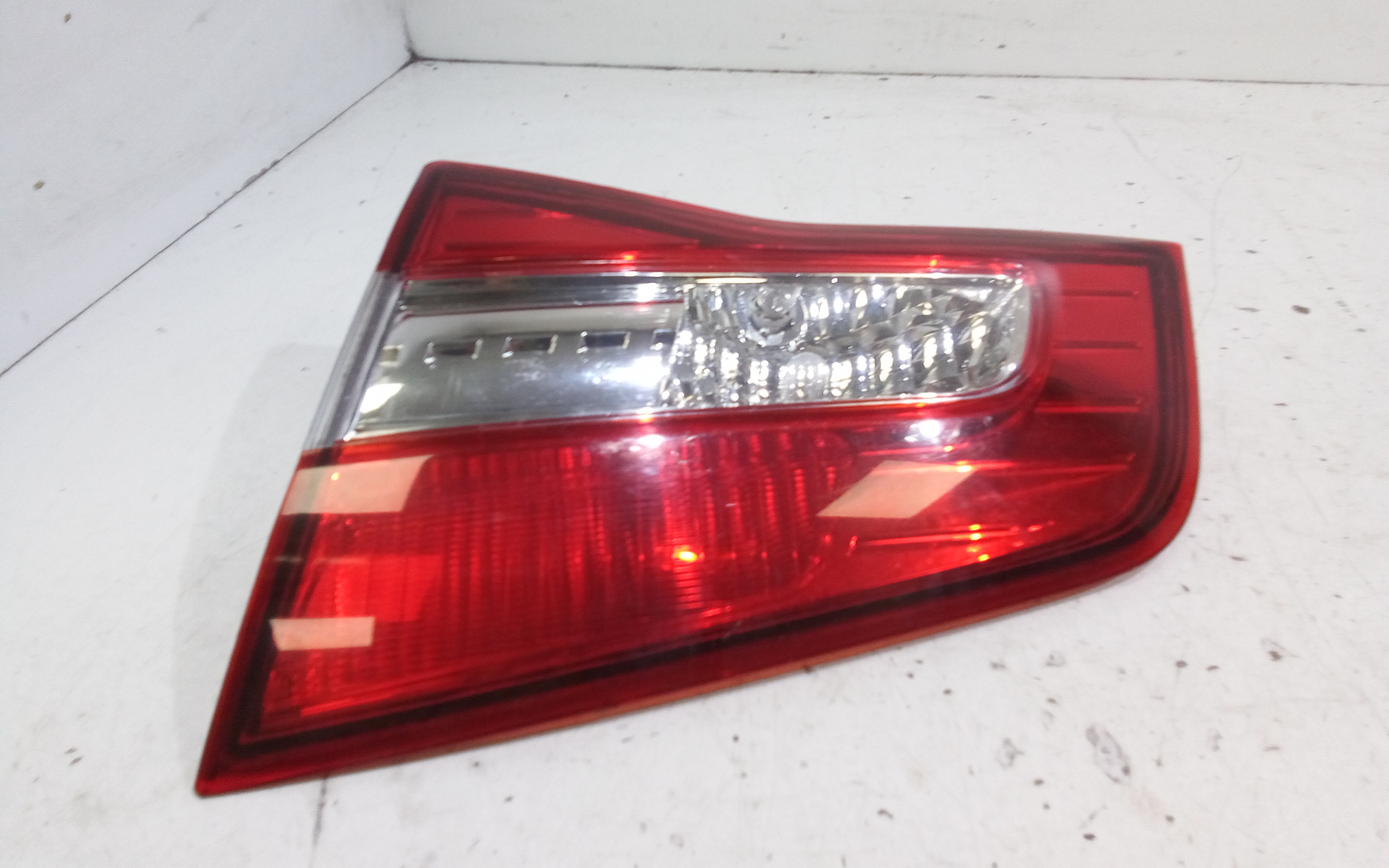 Stop Posteriore Destro Integrato nel Portello per Renault Koleos 1 Serie (2008 - In produzione)