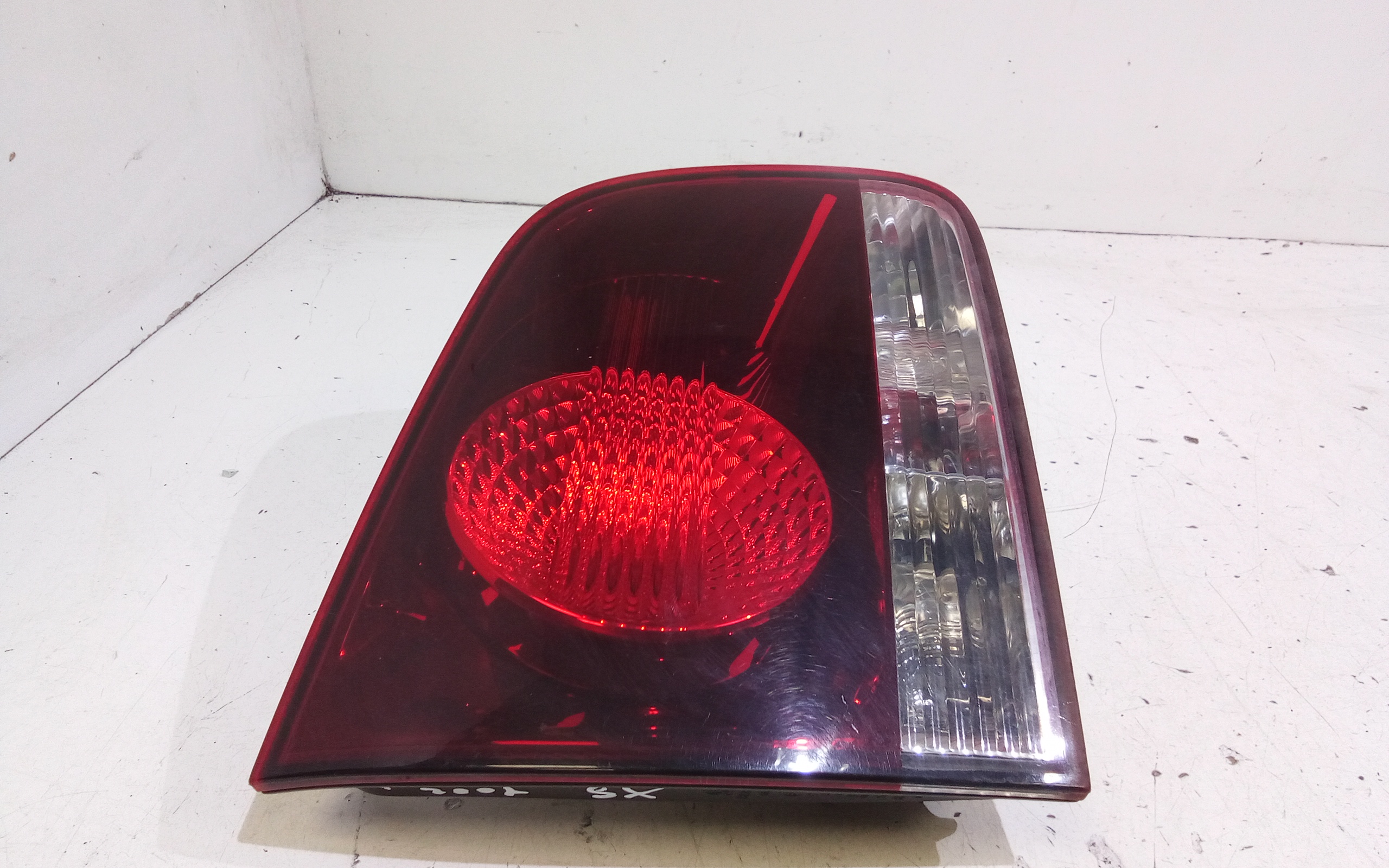 Stop Posteriore Sinistro Integrato nel Portello per Volkswagen Touareg 2 Serie (2010 - In produzione)