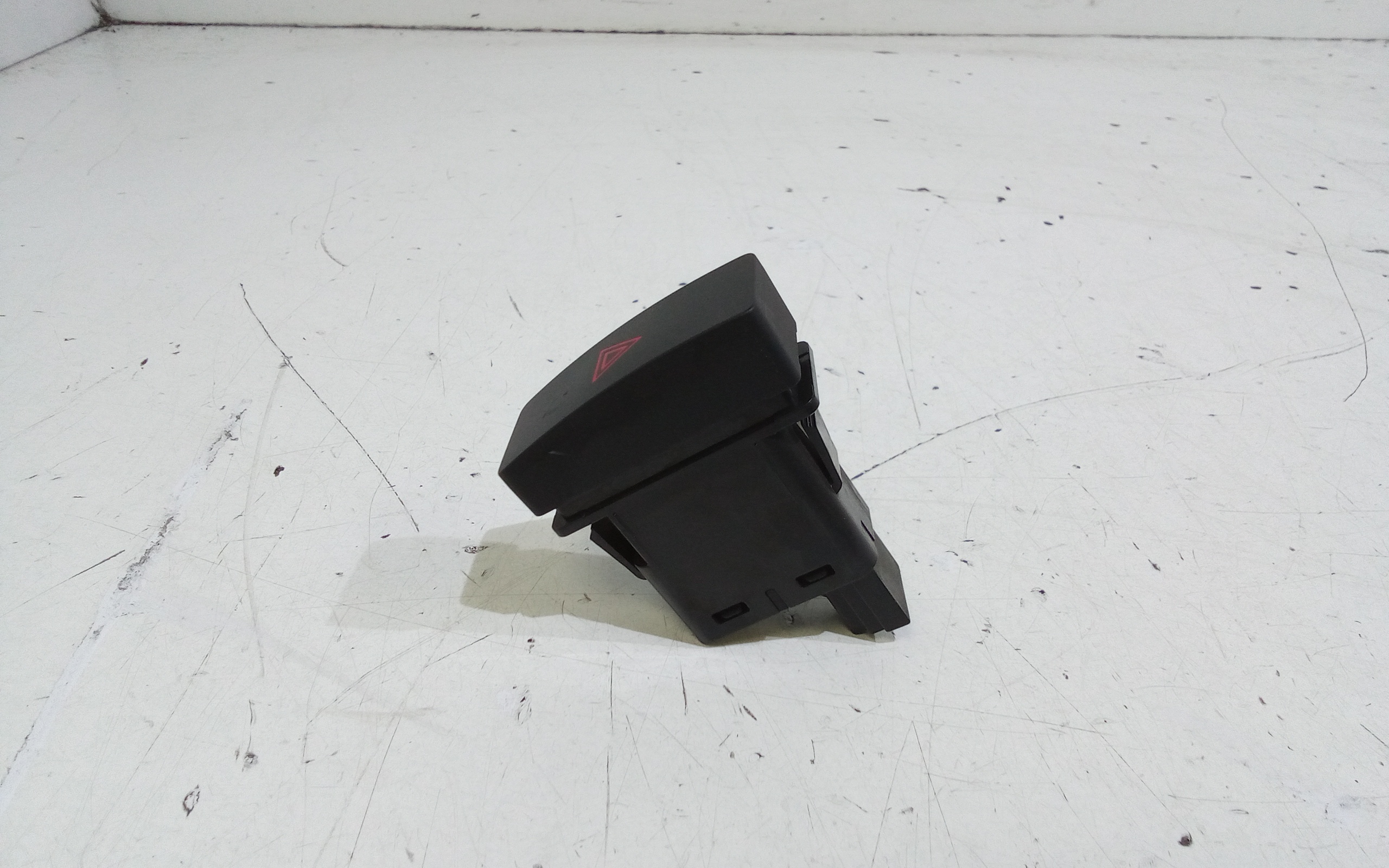 Pulsante luci di emergenza per Mazda Cx-5 Serie (2012 - 2016)